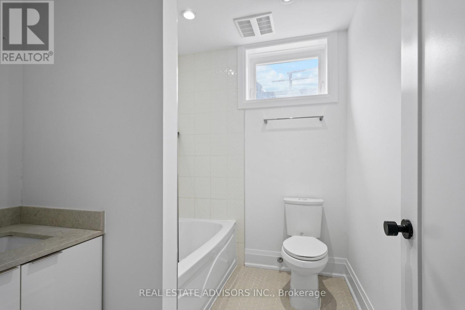69 Fenwood Heights, Toronto, Ontario  M1M 2W1 - Photo 33 - E12024226
