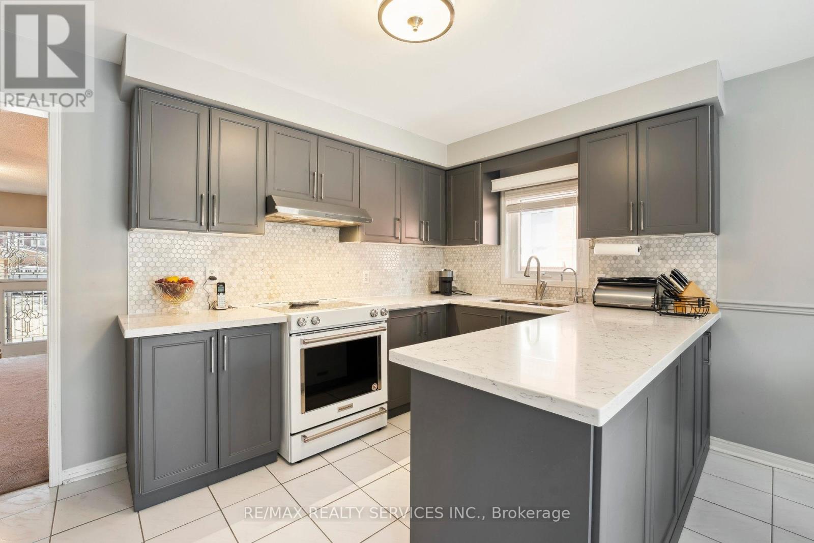 52 Buffridge Trail, Brampton, Ontario  L7A 1H8 - Photo 15 - W12067056