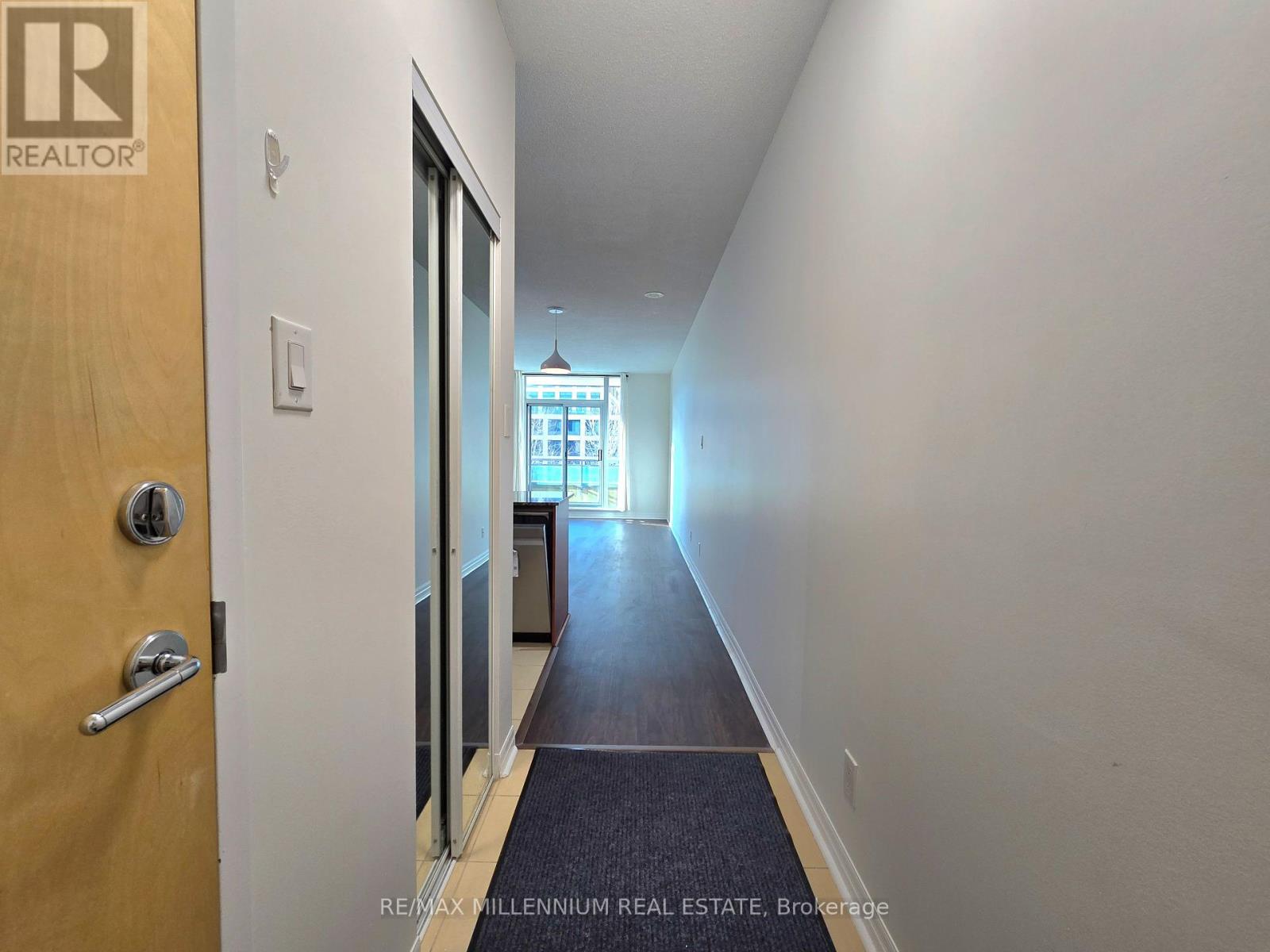 315 - 3515 Kariya Drive, Mississauga, Ontario  L5B 0C1 - Photo 5 - W12067140