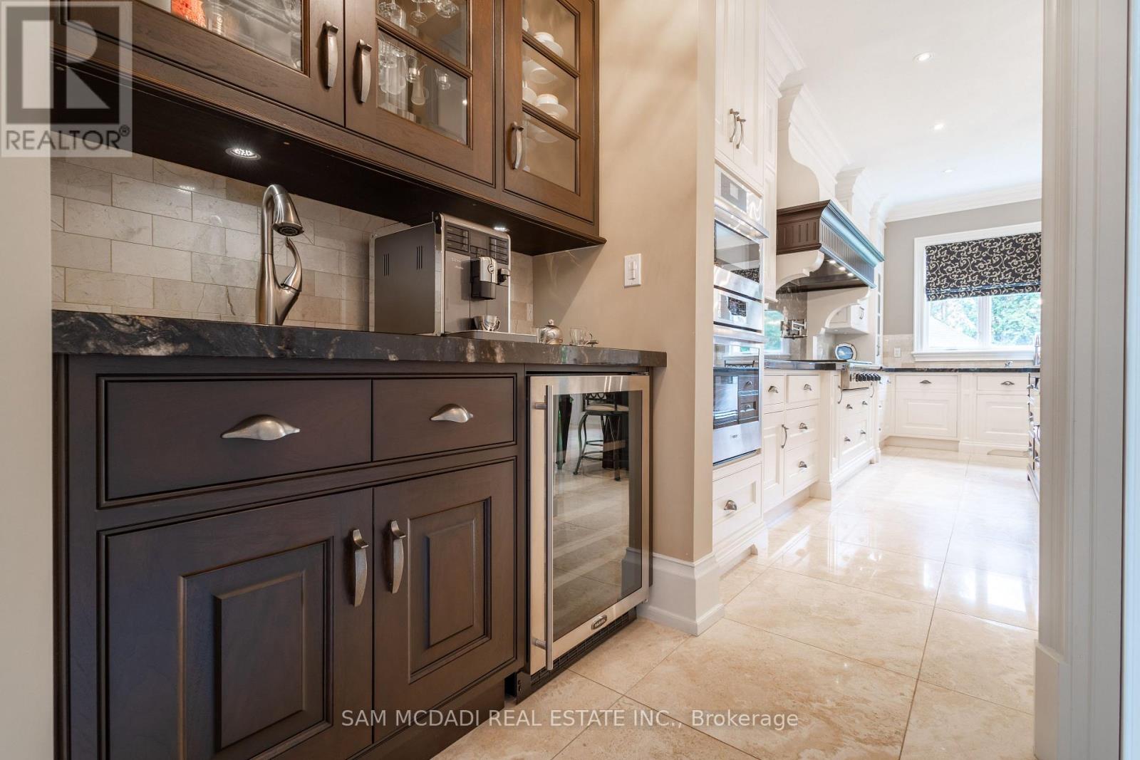 1502 Gregwood Road, Mississauga, Ontario  L5H 2T4 - Photo 10 - W12067208