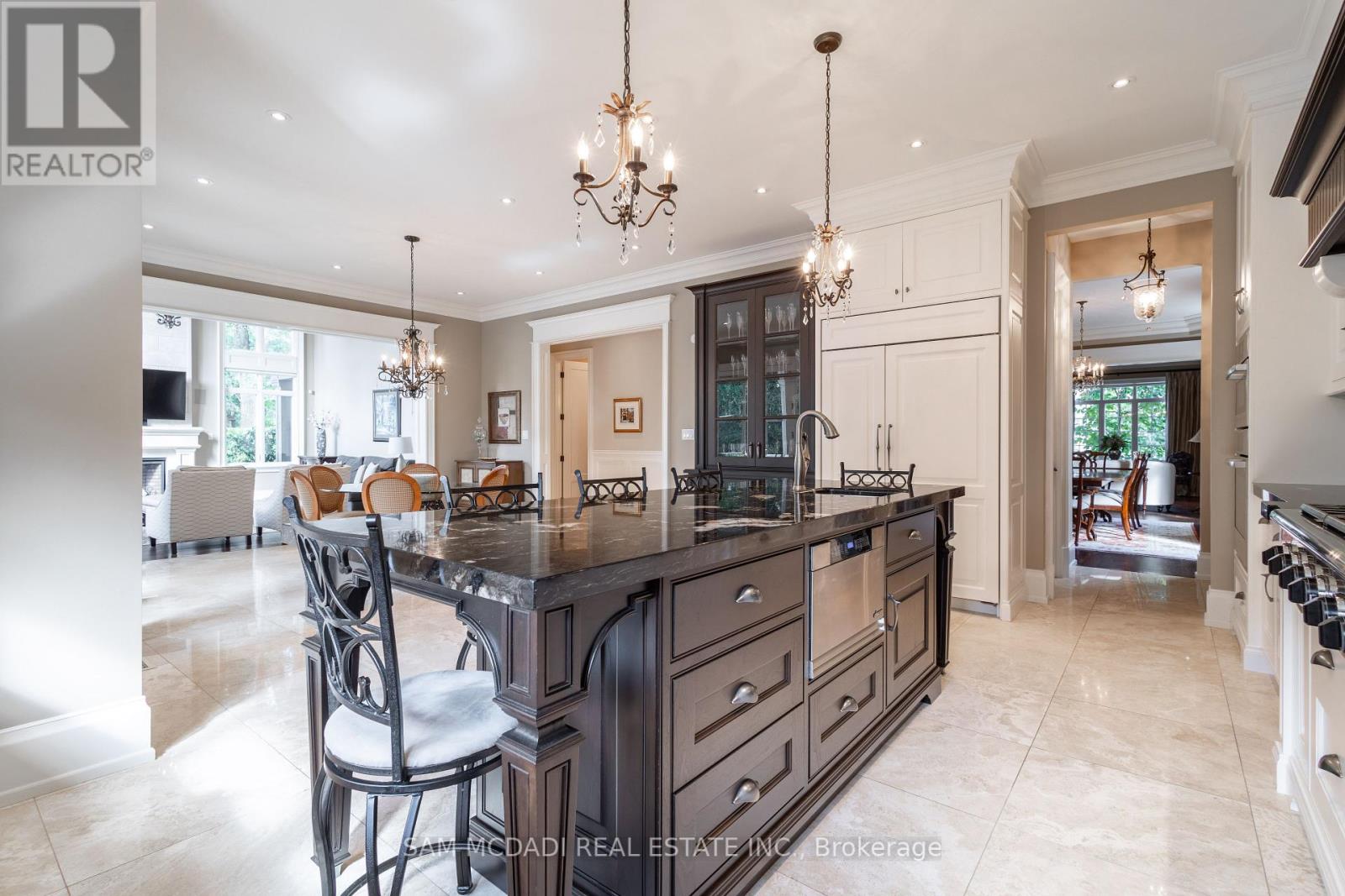 1502 Gregwood Road, Mississauga, Ontario  L5H 2T4 - Photo 11 - W12067208