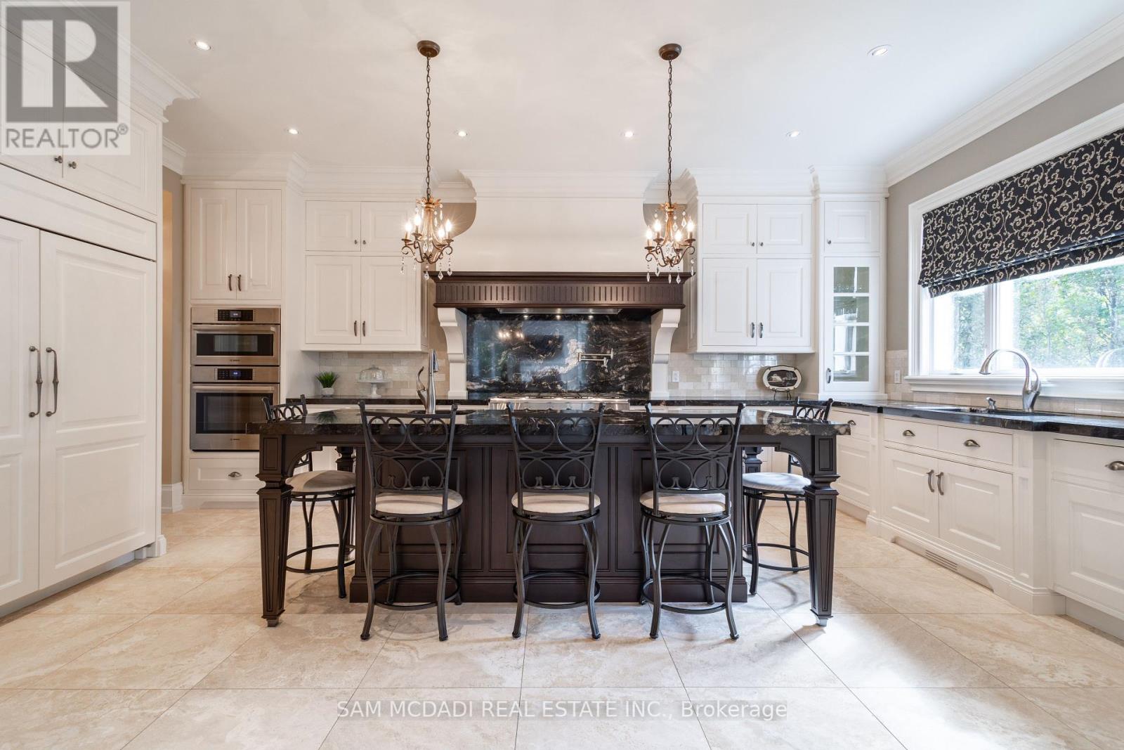1502 Gregwood Road, Mississauga, Ontario  L5H 2T4 - Photo 13 - W12067208