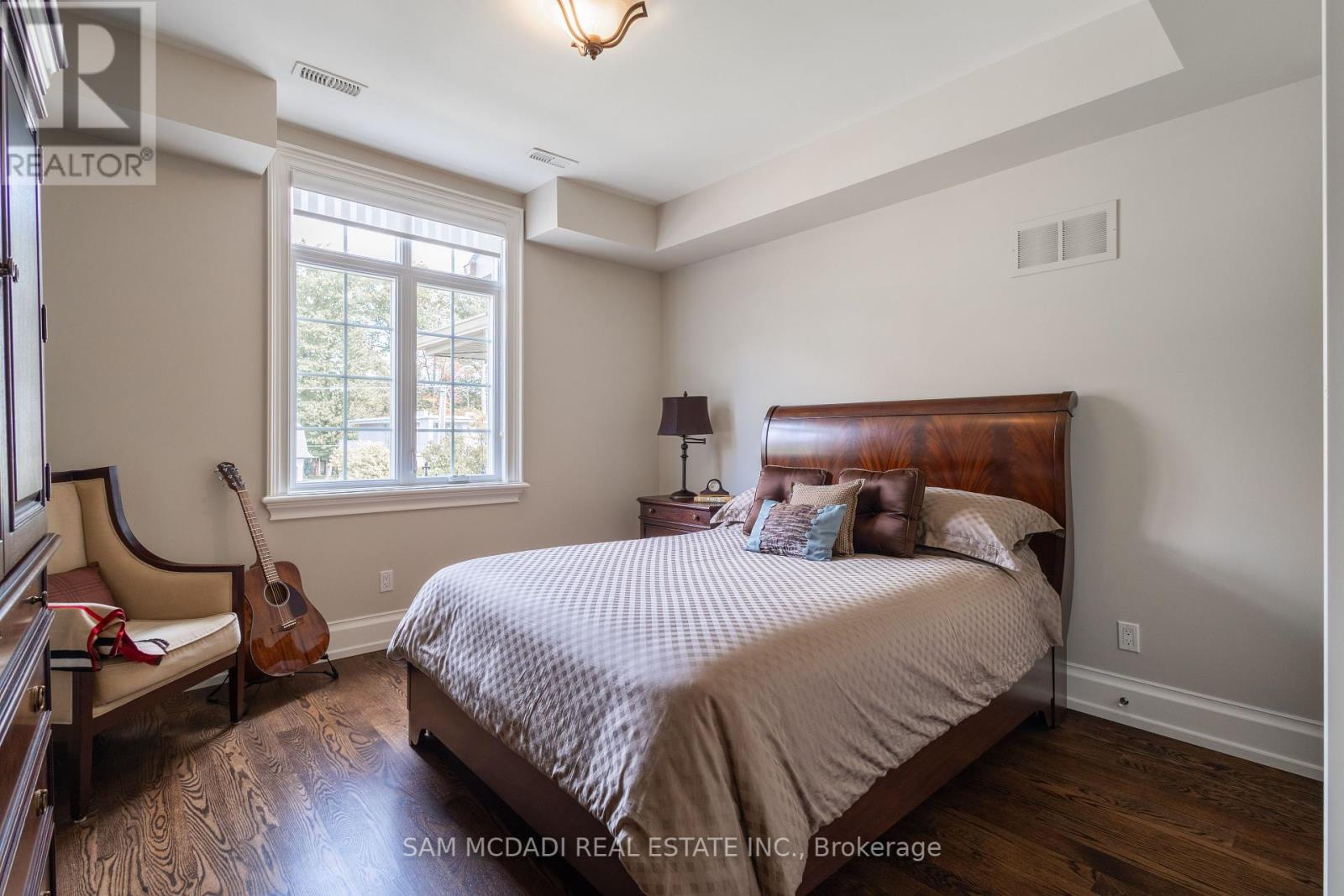 1502 Gregwood Road, Mississauga, Ontario  L5H 2T4 - Photo 28 - W12067208