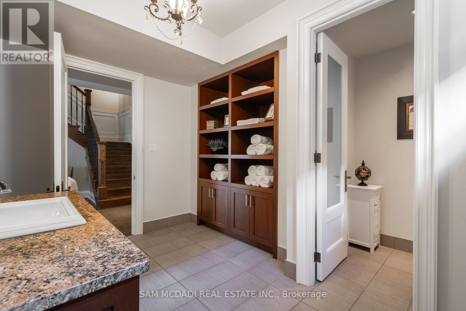 1502 Gregwood Road, Mississauga, Ontario  L5H 2T4 - Photo 30 - W12067208