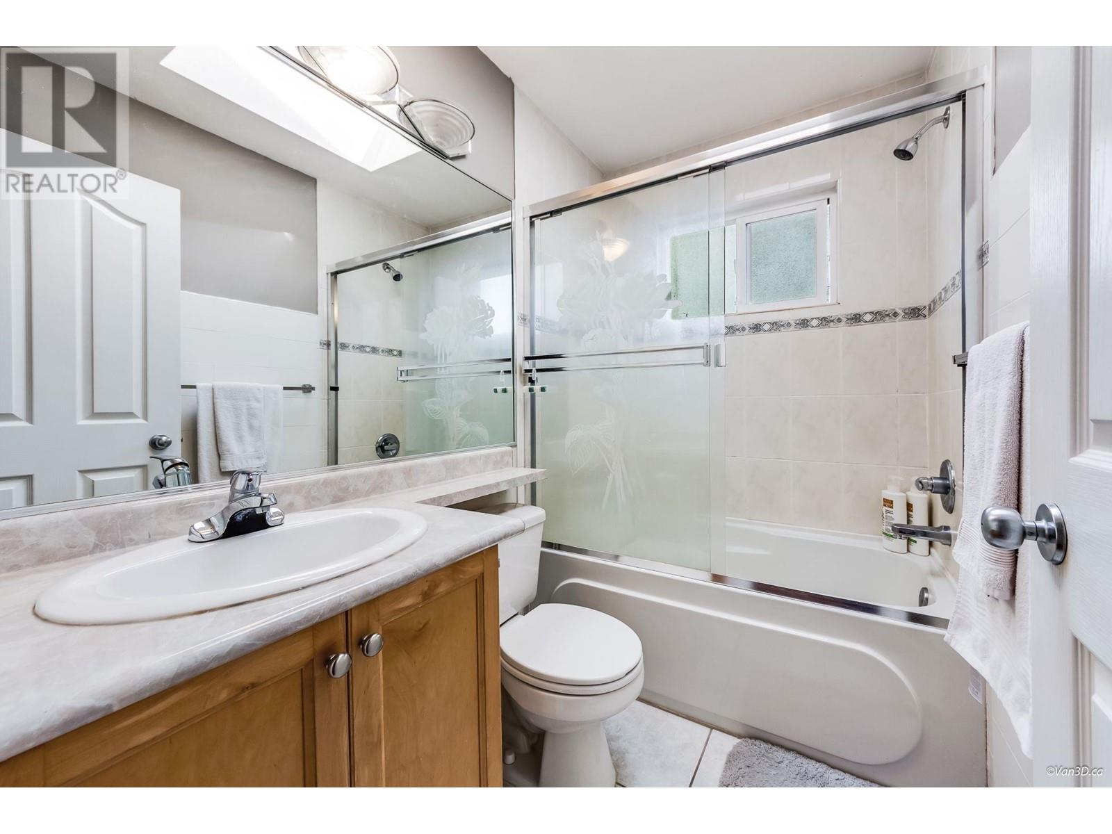 3807 Regent Street, Burnaby, British Columbia  V5C 4G7 - Photo 16 - R2986816
