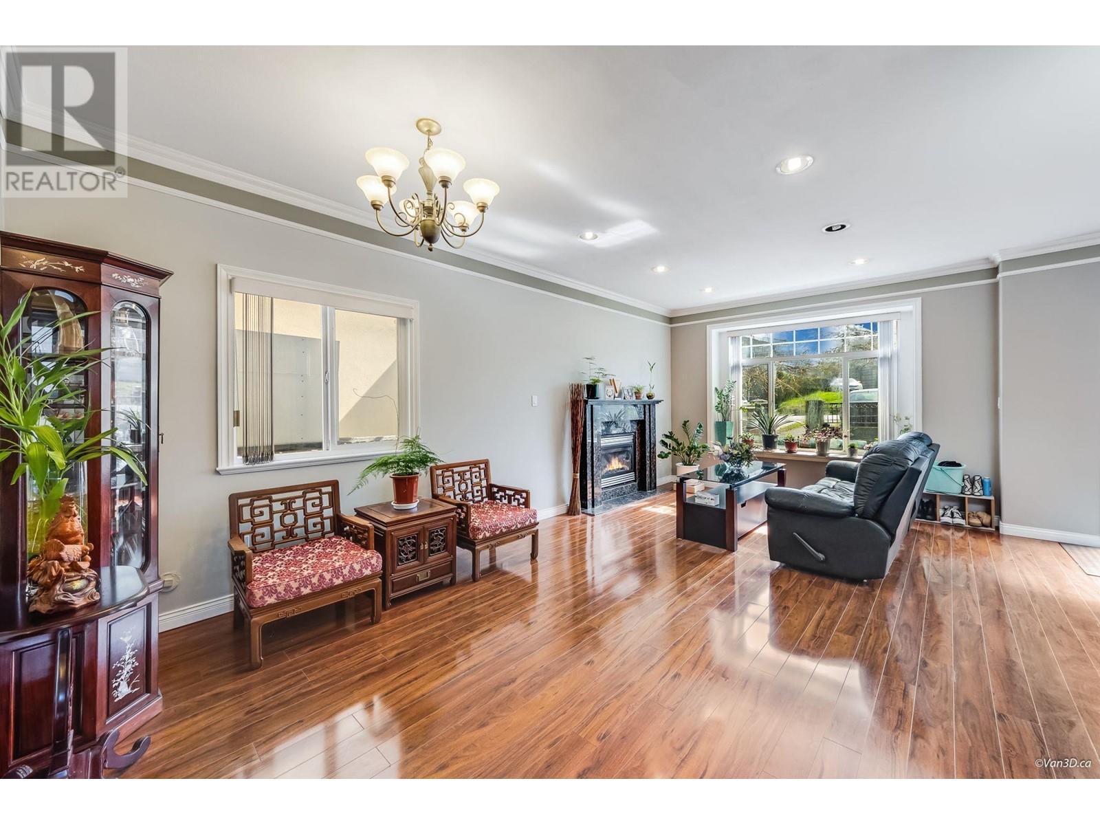 3807 Regent Street, Burnaby, British Columbia  V5C 4G7 - Photo 6 - R2986816