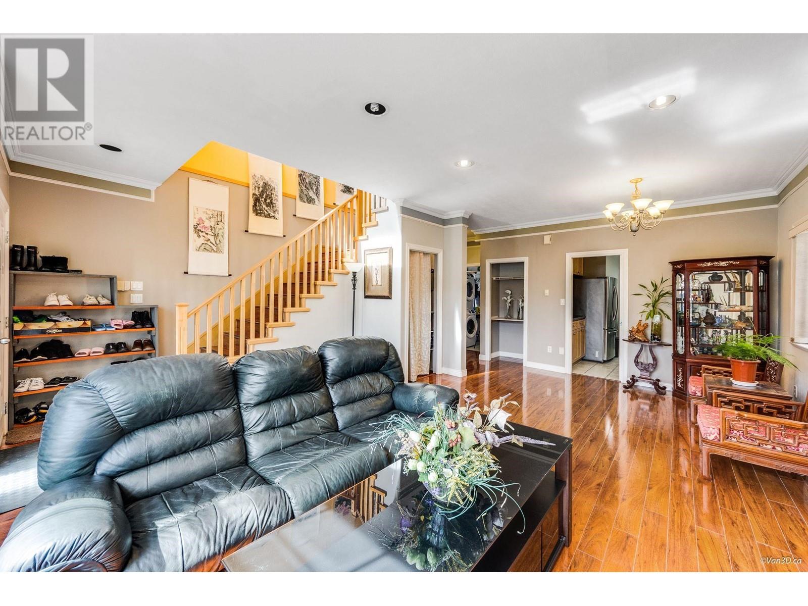 3807 Regent Street, Burnaby, British Columbia  V5C 4G7 - Photo 5 - R2986816