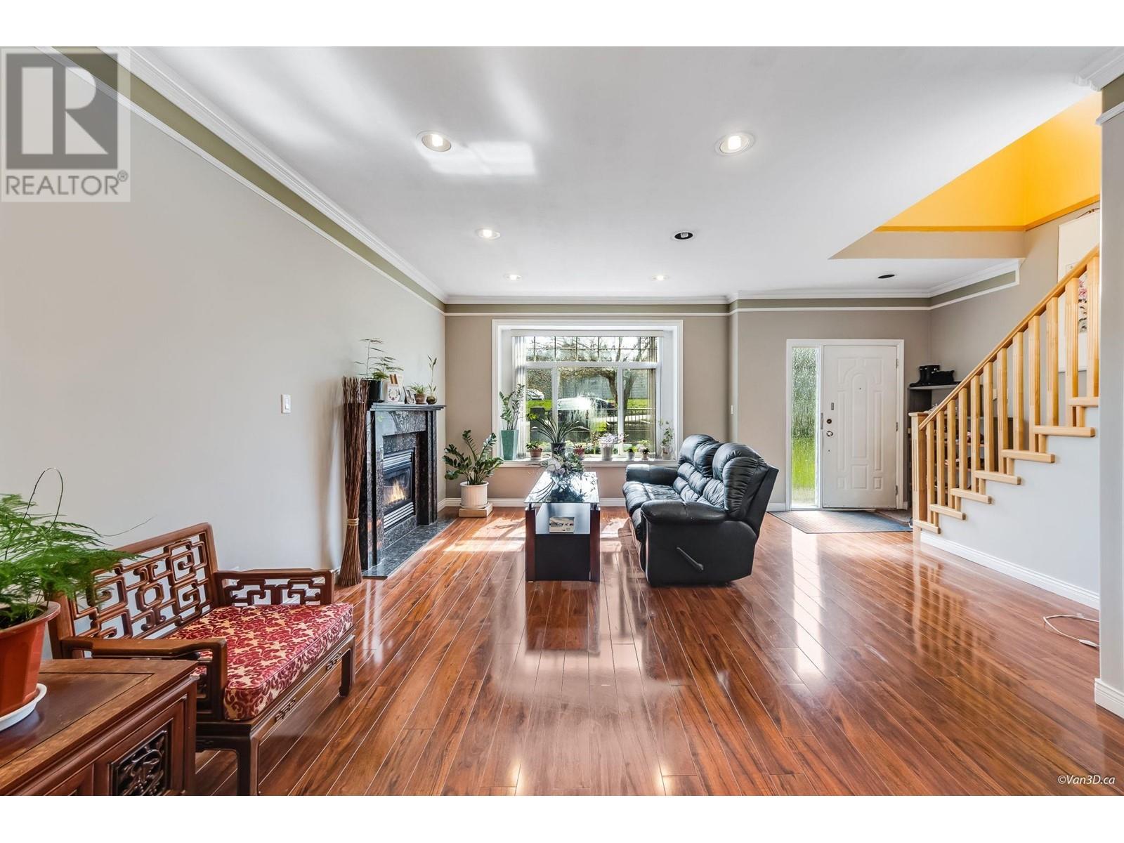 3807 Regent Street, Burnaby, British Columbia  V5C 4G7 - Photo 7 - R2986816