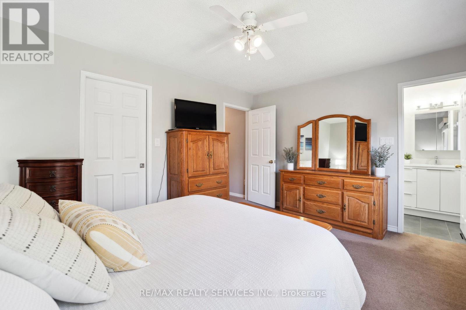 52 Buffridge Trail, Brampton, Ontario  L7A 1H8 - Photo 21 - W12067056