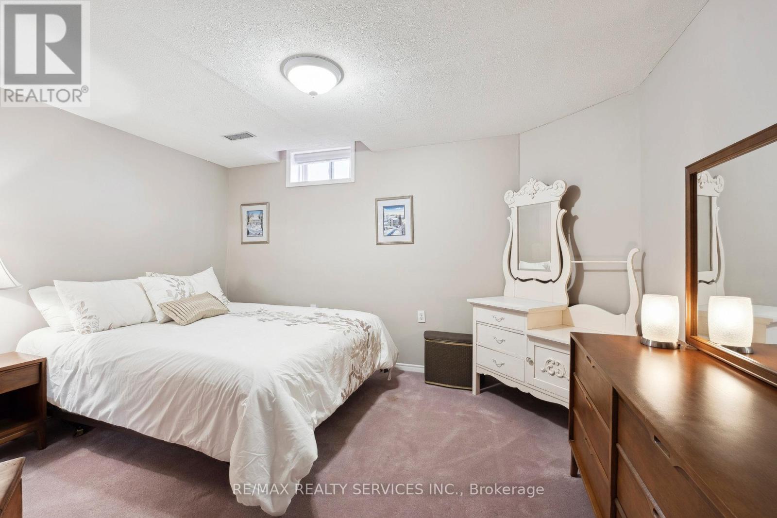 52 Buffridge Trail, Brampton, Ontario  L7A 1H8 - Photo 37 - W12067056