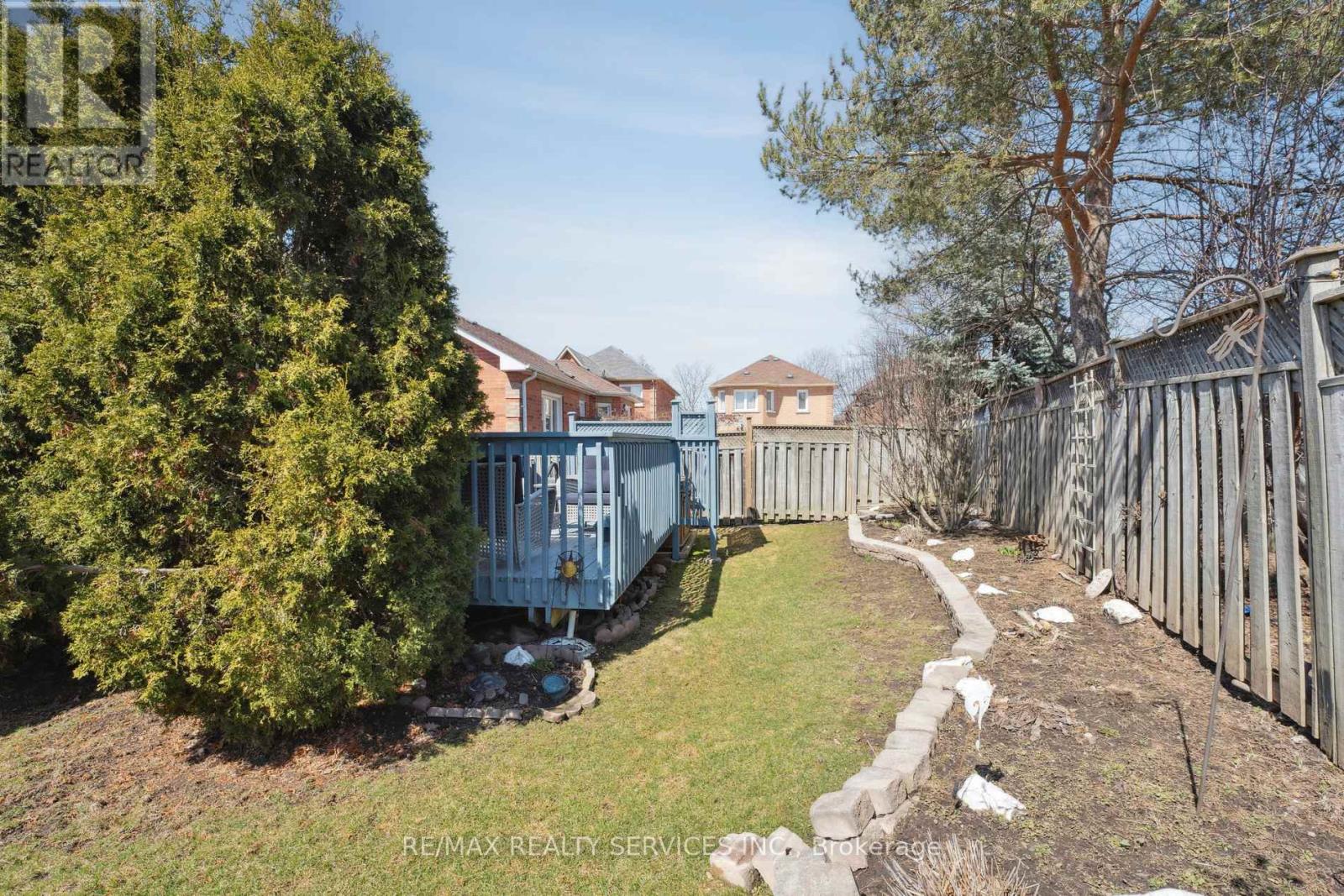 52 Buffridge Trail, Brampton, Ontario  L7A 1H8 - Photo 41 - W12067056