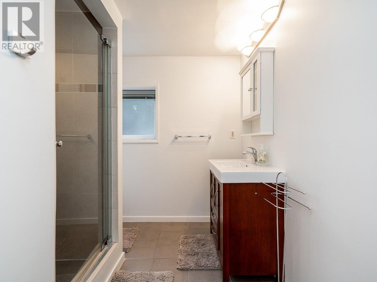 8278 18th Avenue, Burnaby, British Columbia  V3N 1K3 - Photo 22 - R2986829