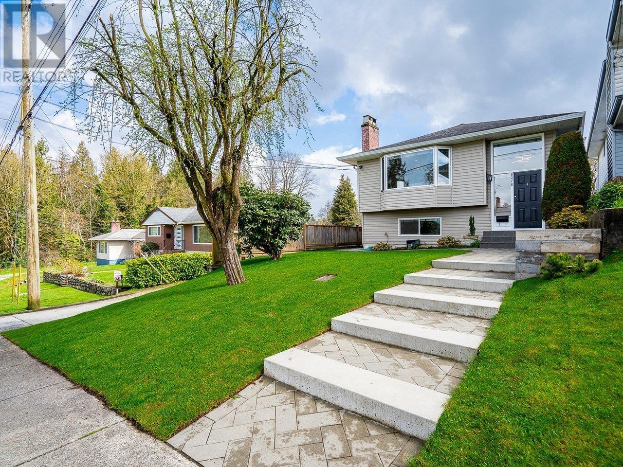 8278 18th Avenue, Burnaby, British Columbia  V3N 1K3 - Photo 2 - R2986829