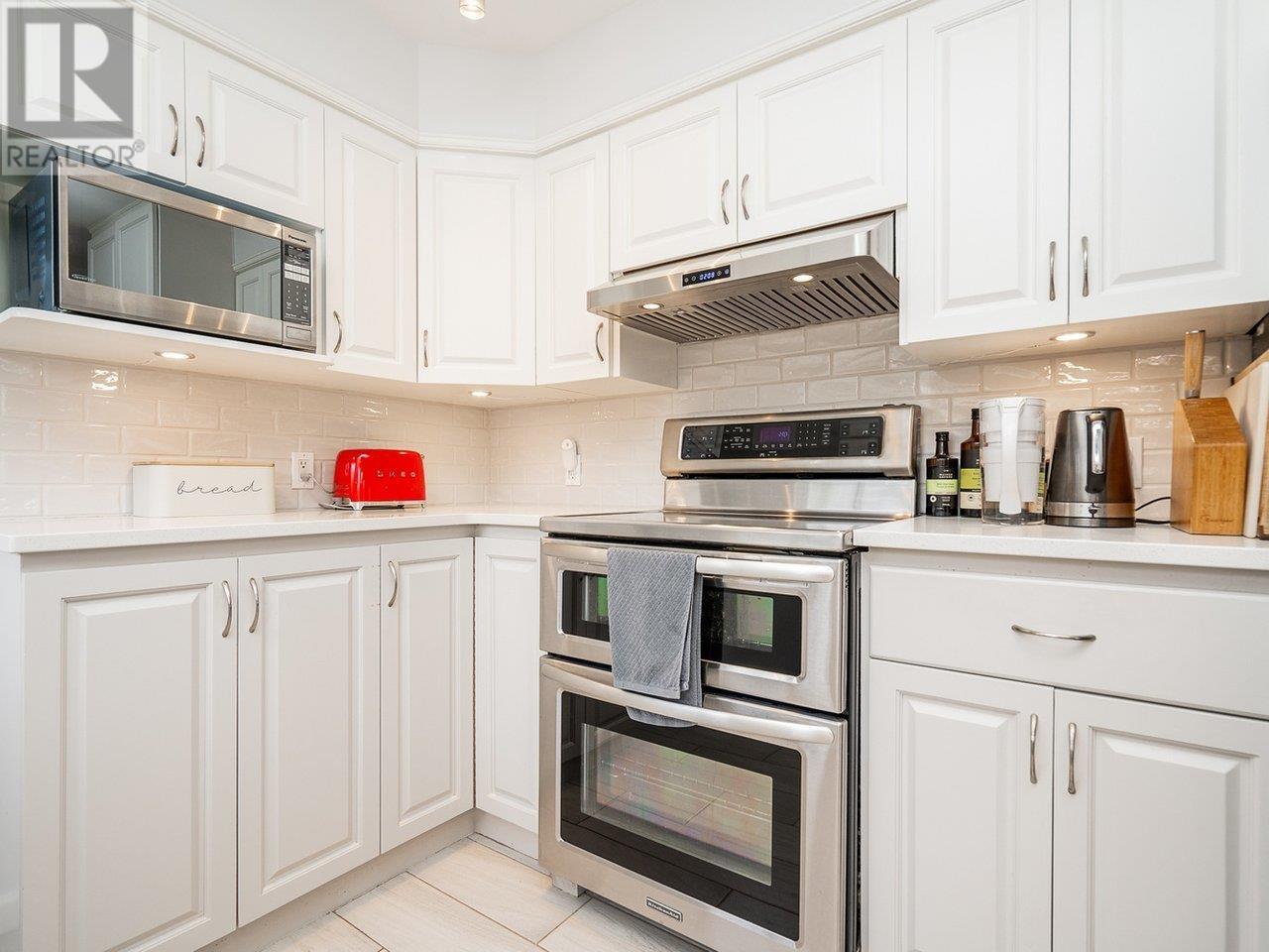 8278 18th Avenue, Burnaby, British Columbia  V3N 1K3 - Photo 9 - R2986829