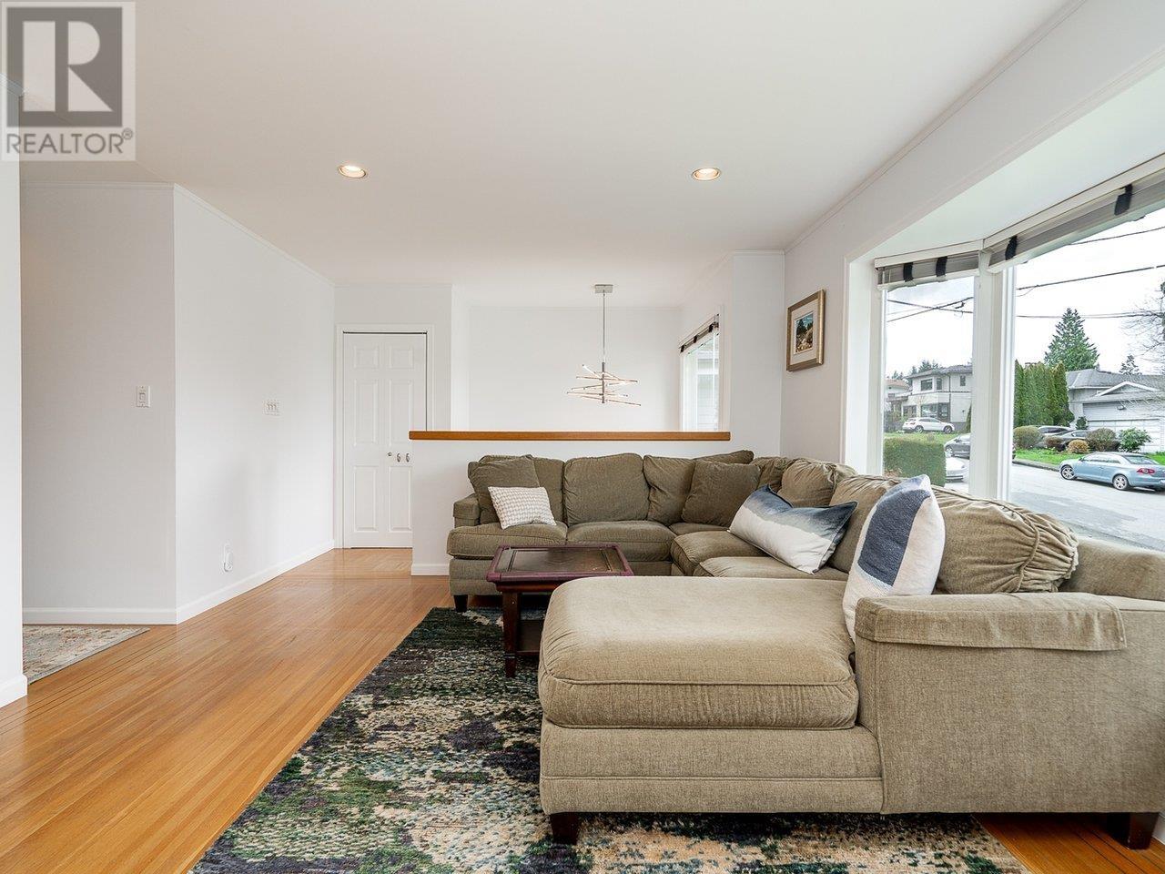 8278 18th Avenue, Burnaby, British Columbia  V3N 1K3 - Photo 5 - R2986829