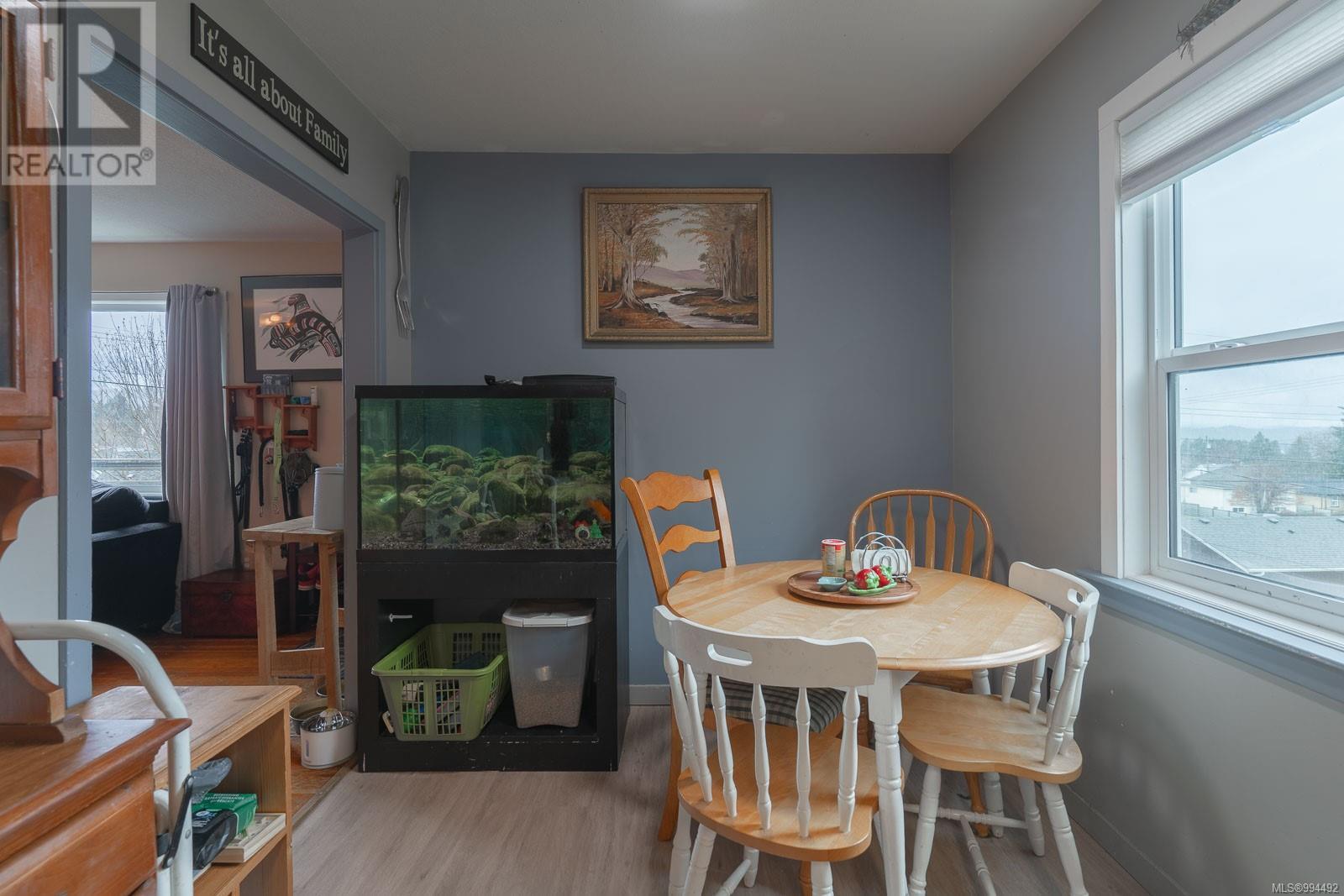 Property at 2473 Hilton Ave image 3