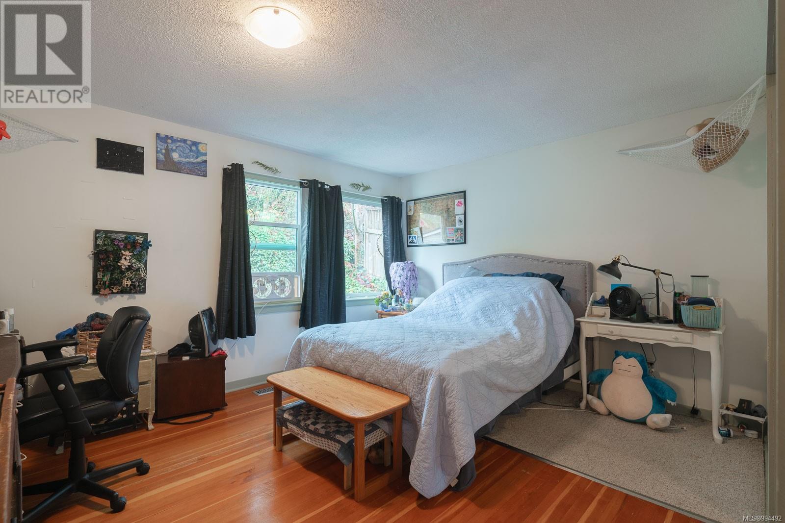 Property at 2473 Hilton Ave image 5