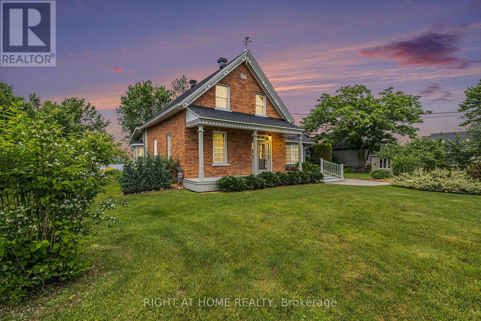 3031 Rue Principale Street S, Alfred And Plantagenet, Ontario  K0A 3K0 - Photo 2 - X12067351