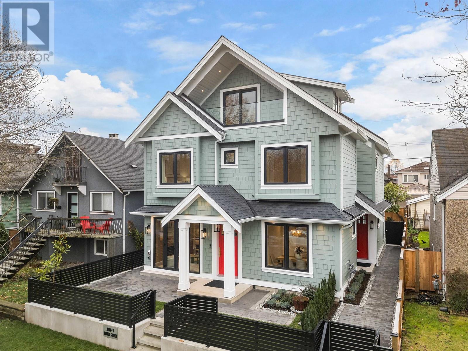 1 2740 NAPIER STREET, Vancouver