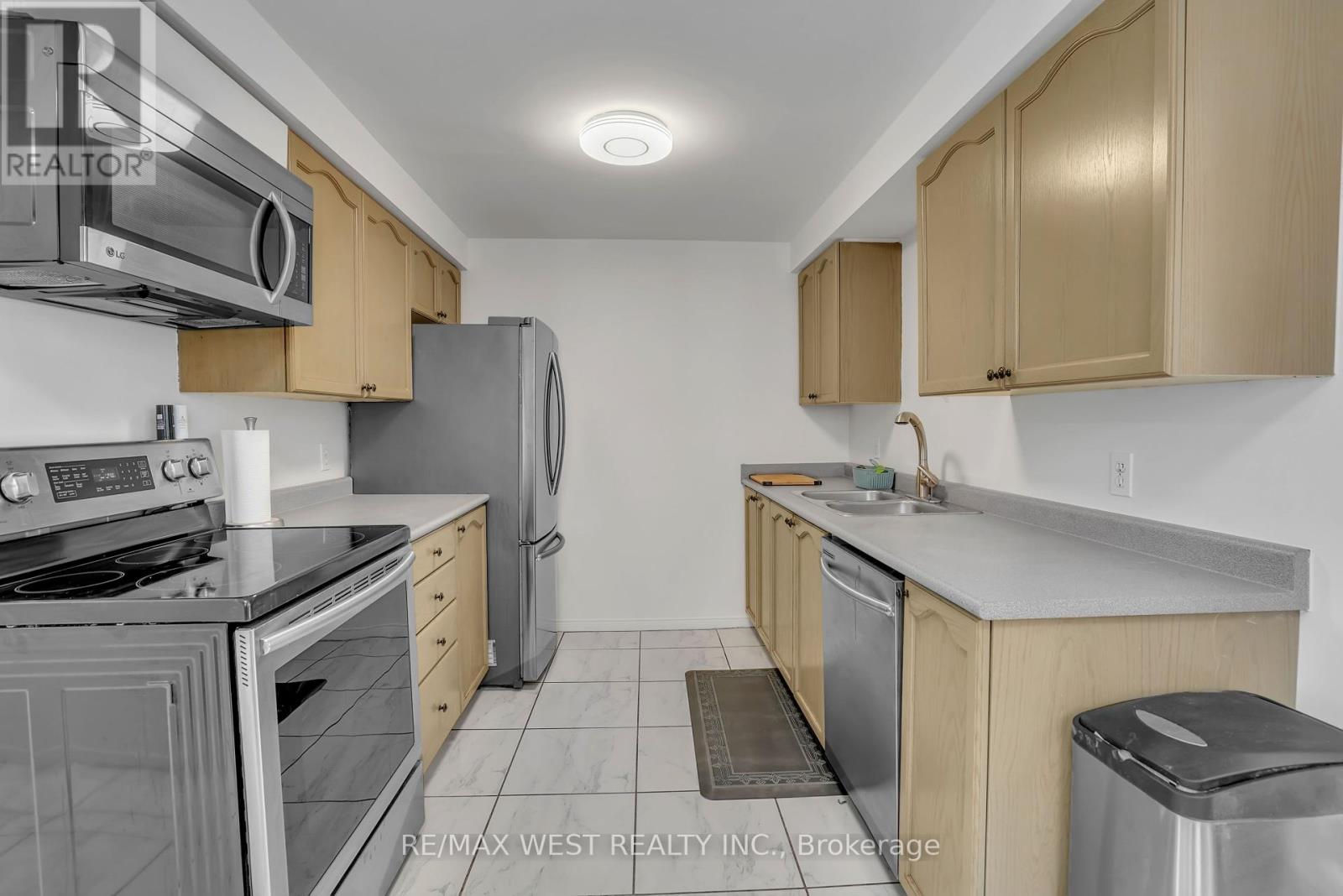 Property at 15 SEYMOUR CRESCENT image 3
