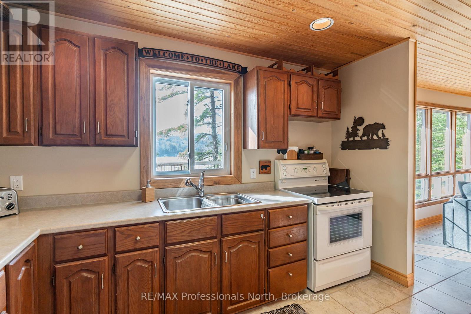 1196 Portage Road, Dysart Et Al, Ontario  K0M 1S0 - Photo 11 - X12067236