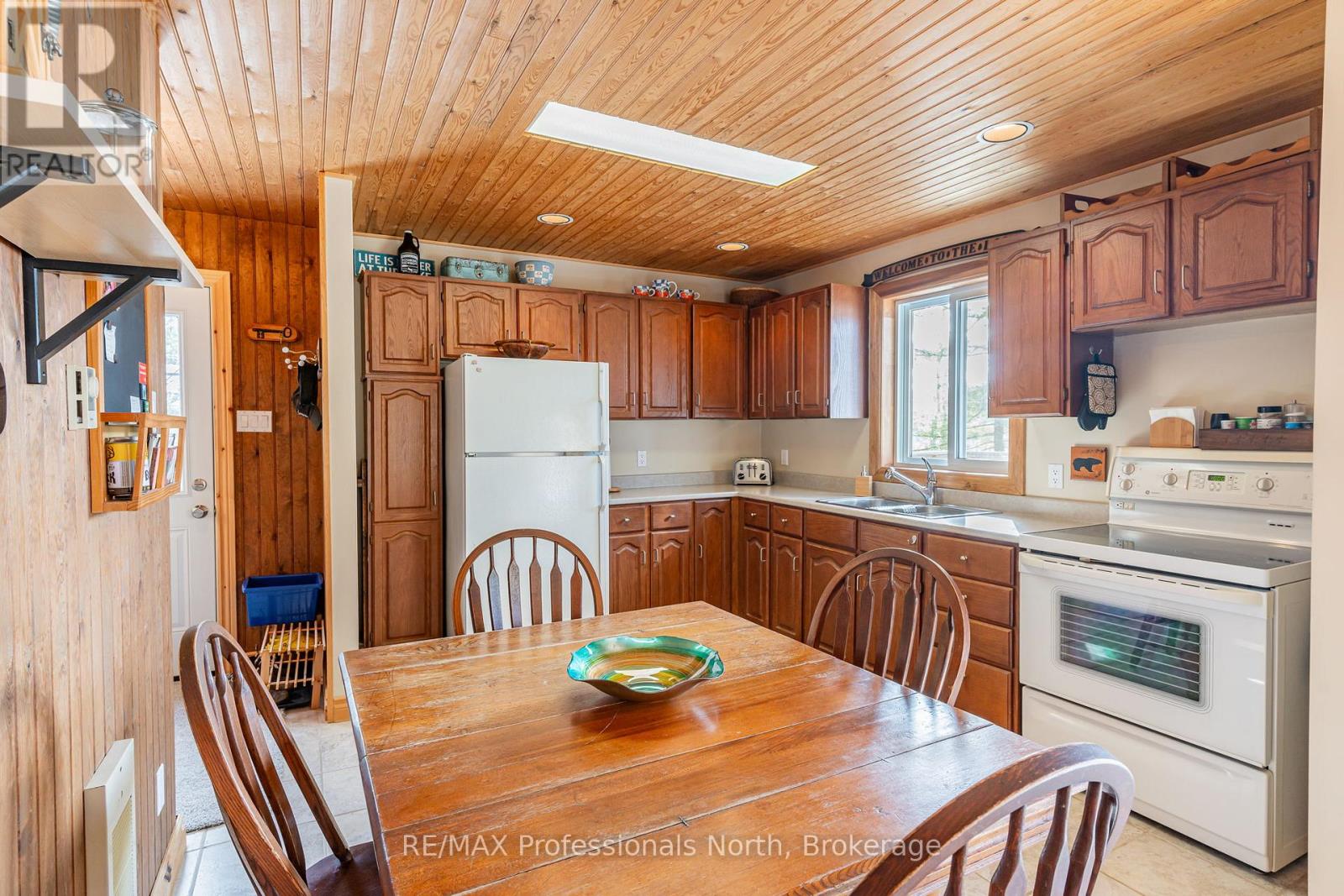 1196 Portage Road, Dysart Et Al, Ontario  K0M 1S0 - Photo 16 - X12067236