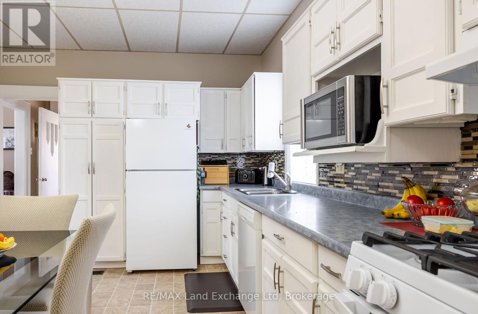 90 Alfred Street E, North Huron, Ontario  N0G 2W0 - Photo 12 - X12067345