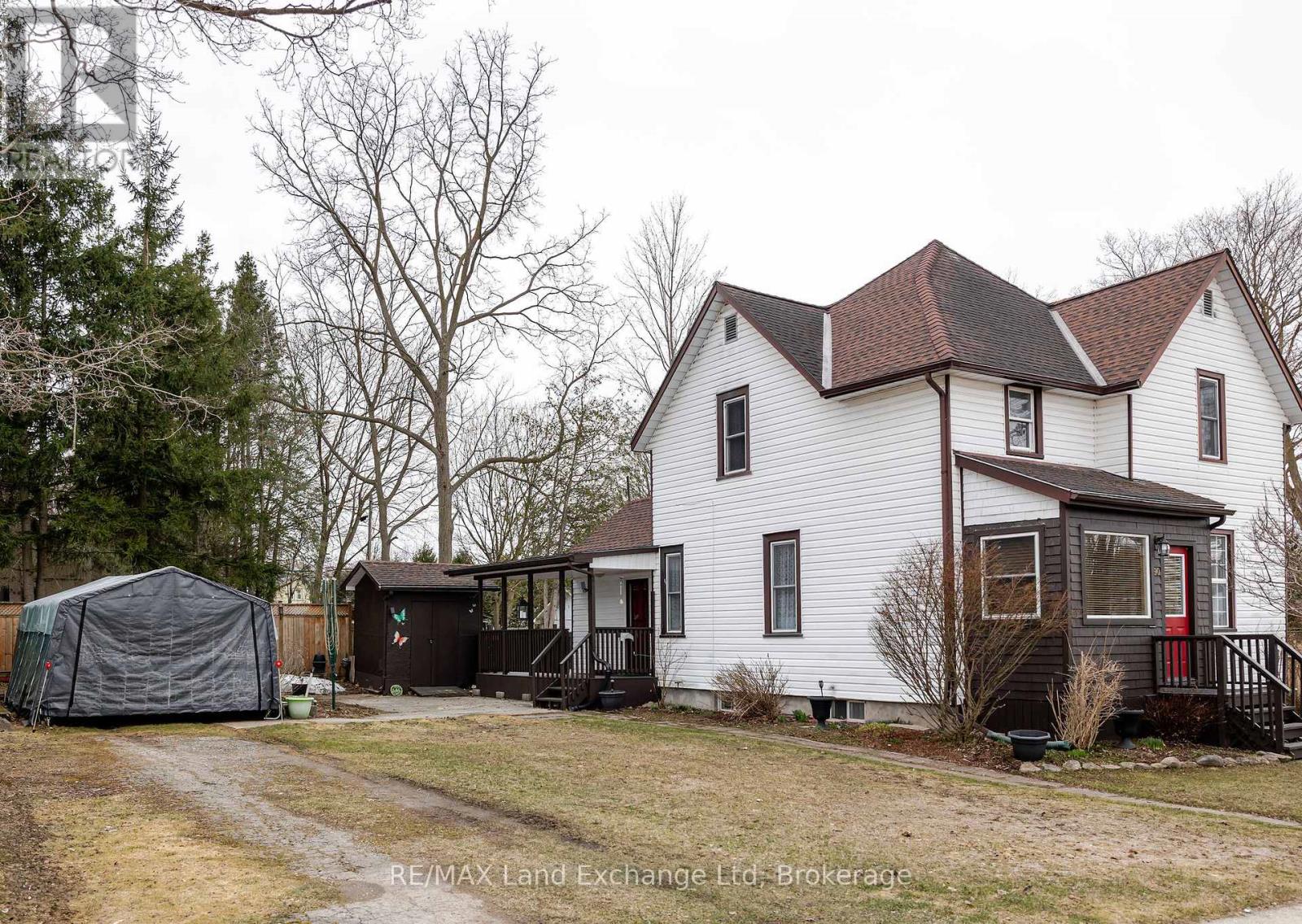 90 Alfred Street E, North Huron, Ontario  N0G 2W0 - Photo 2 - X12067345