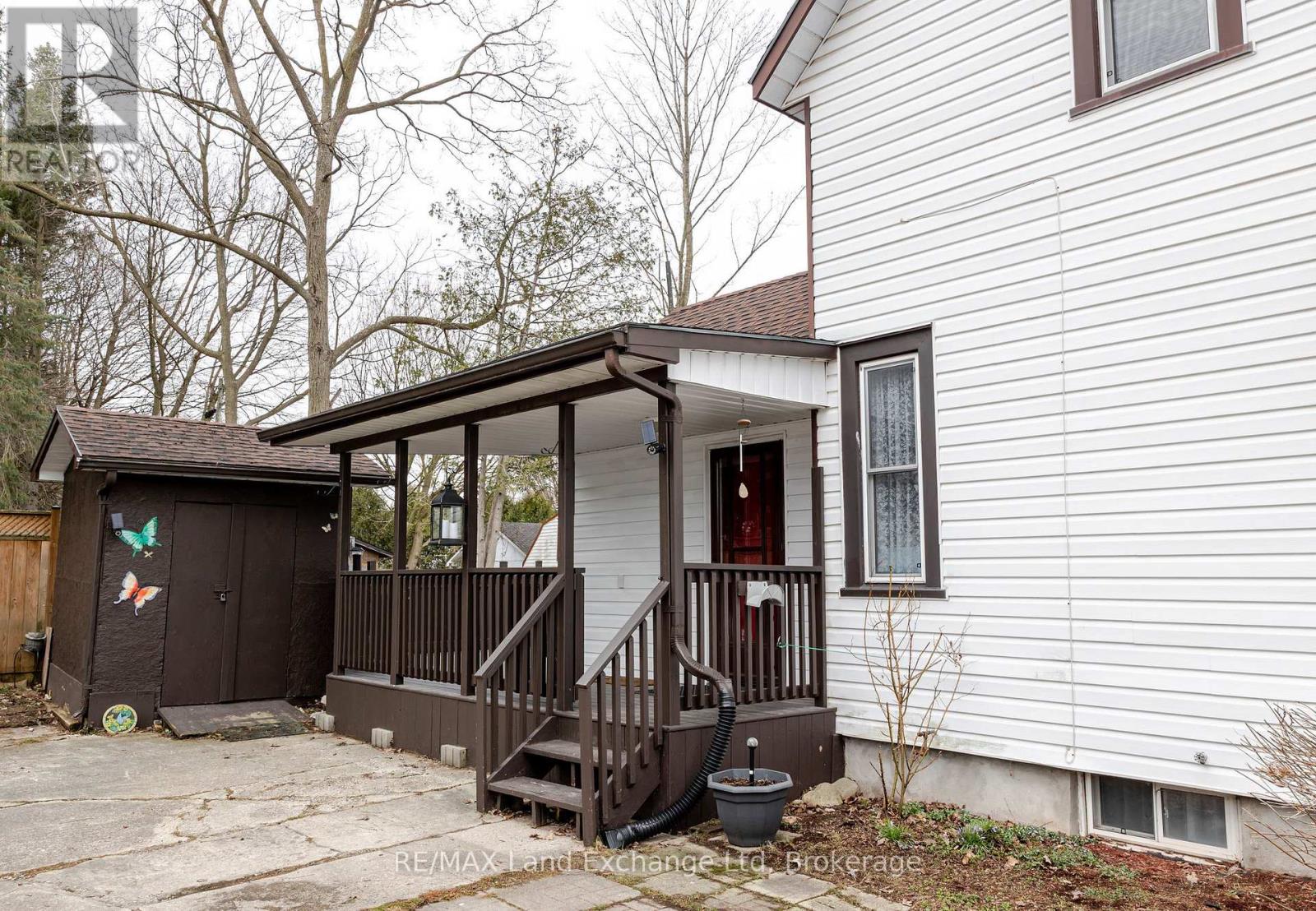 90 Alfred Street E, North Huron, Ontario  N0G 2W0 - Photo 4 - X12067345