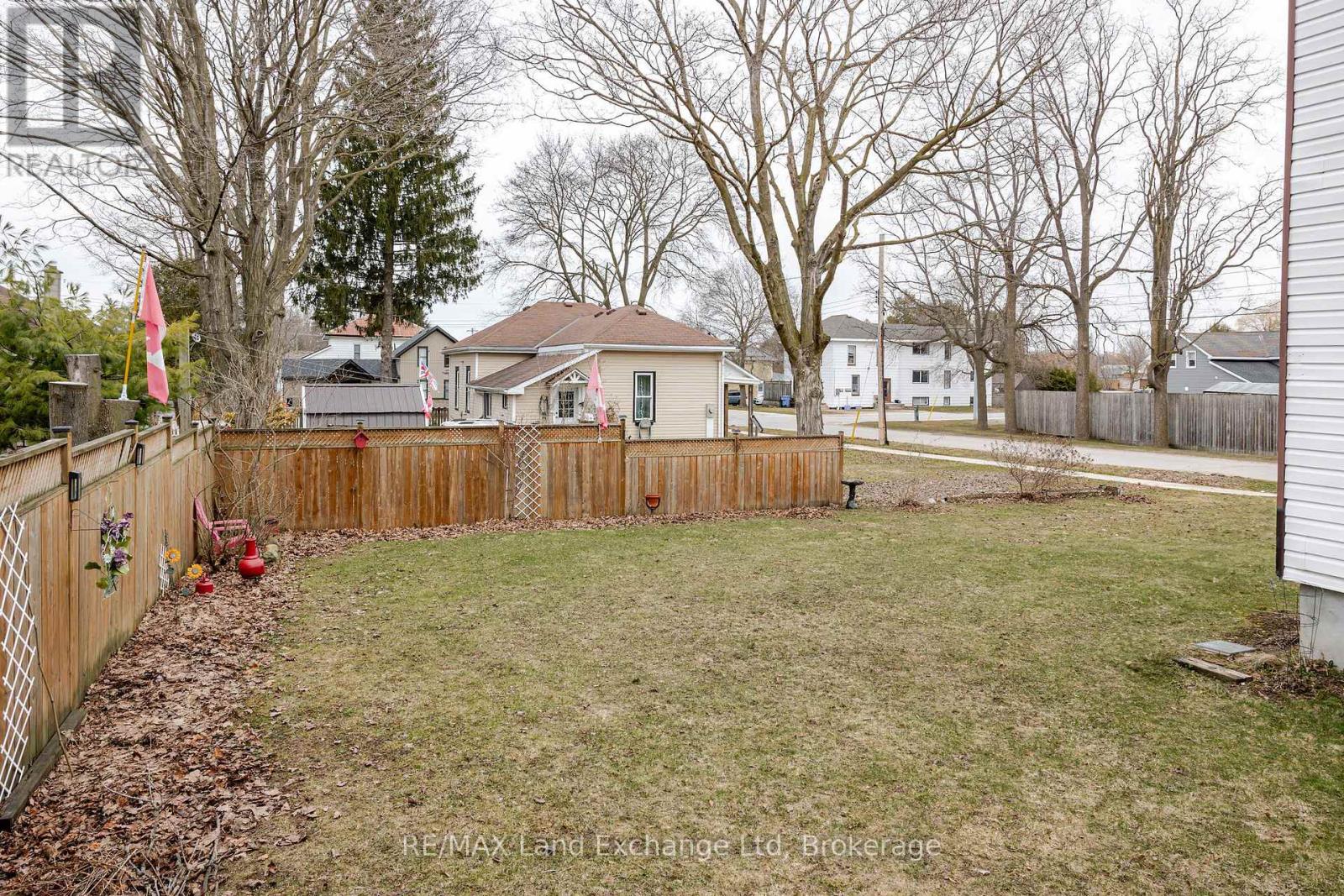 90 Alfred Street E, North Huron, Ontario  N0G 2W0 - Photo 40 - X12067345