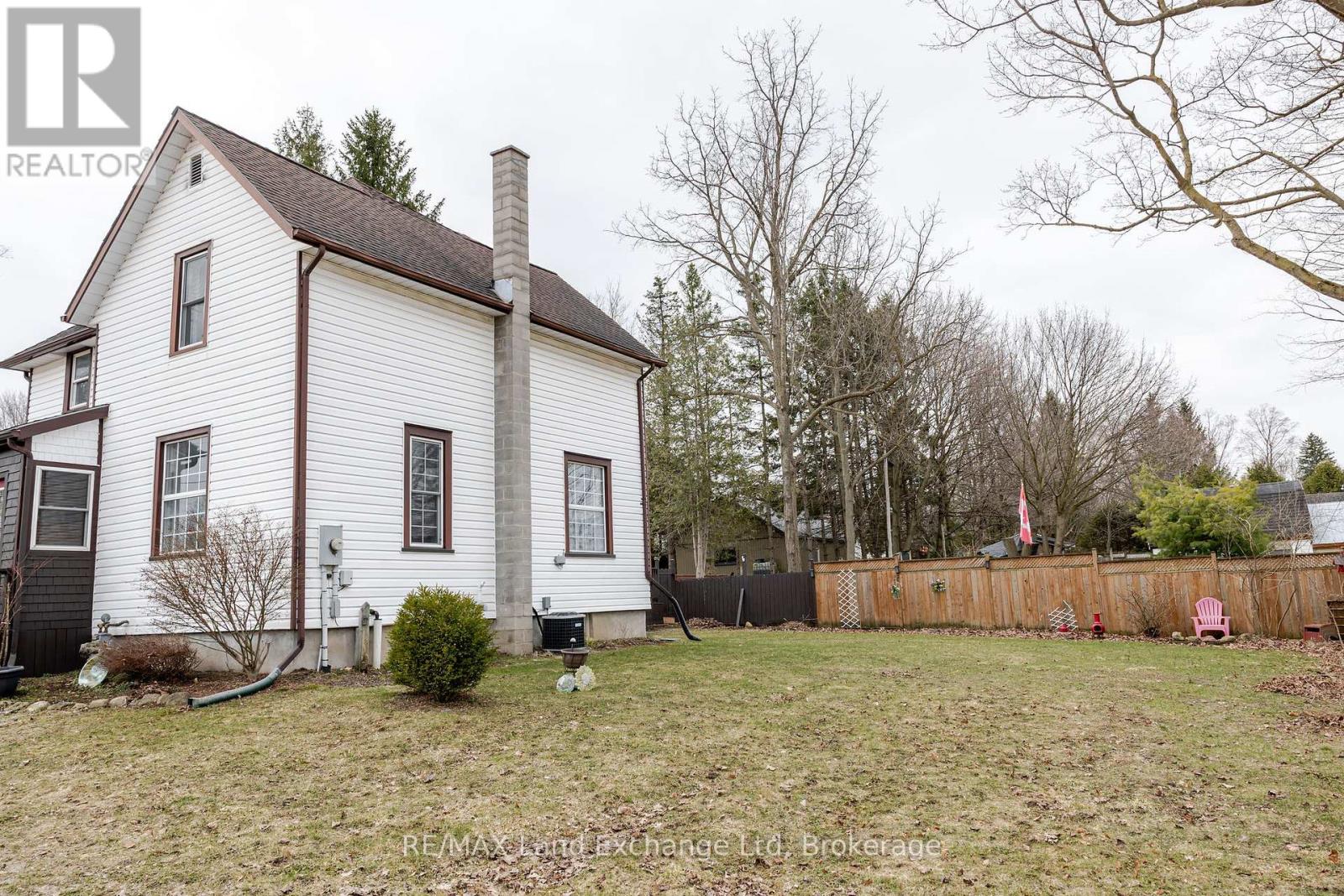 90 Alfred Street E, North Huron, Ontario  N0G 2W0 - Photo 41 - X12067345