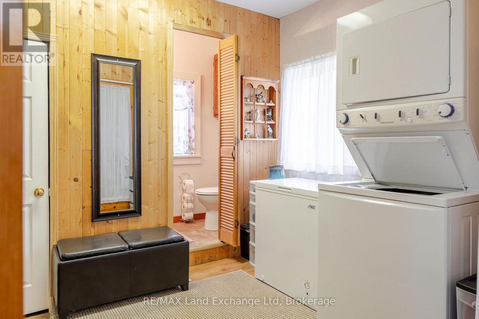 90 Alfred Street E, North Huron, Ontario  N0G 2W0 - Photo 8 - X12067345