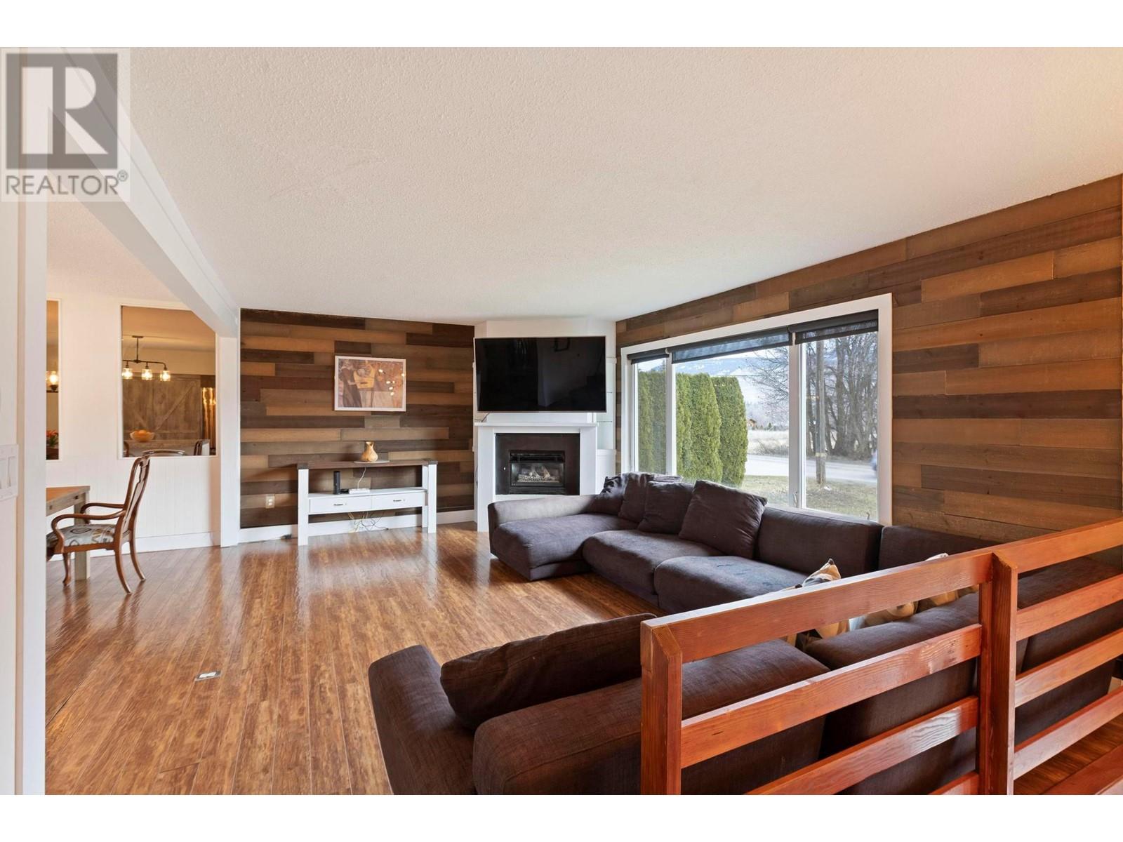 Property at 9126 Shanks Road image 4