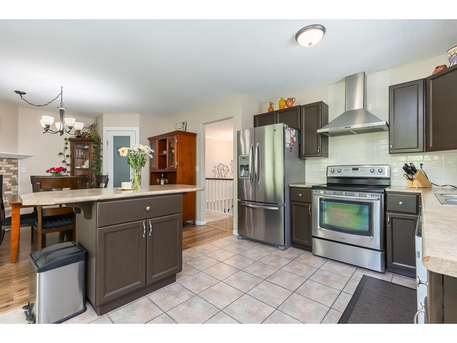 8138 Topper Drive, Mission, British Columbia  V2V 7A8 - Photo 8 - R2986794