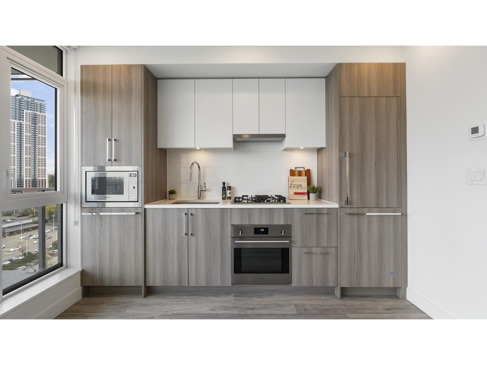1406 9675 King George Boulevard, Surrey, British Columbia  V3T 2V3 - Photo 9 - R2986318