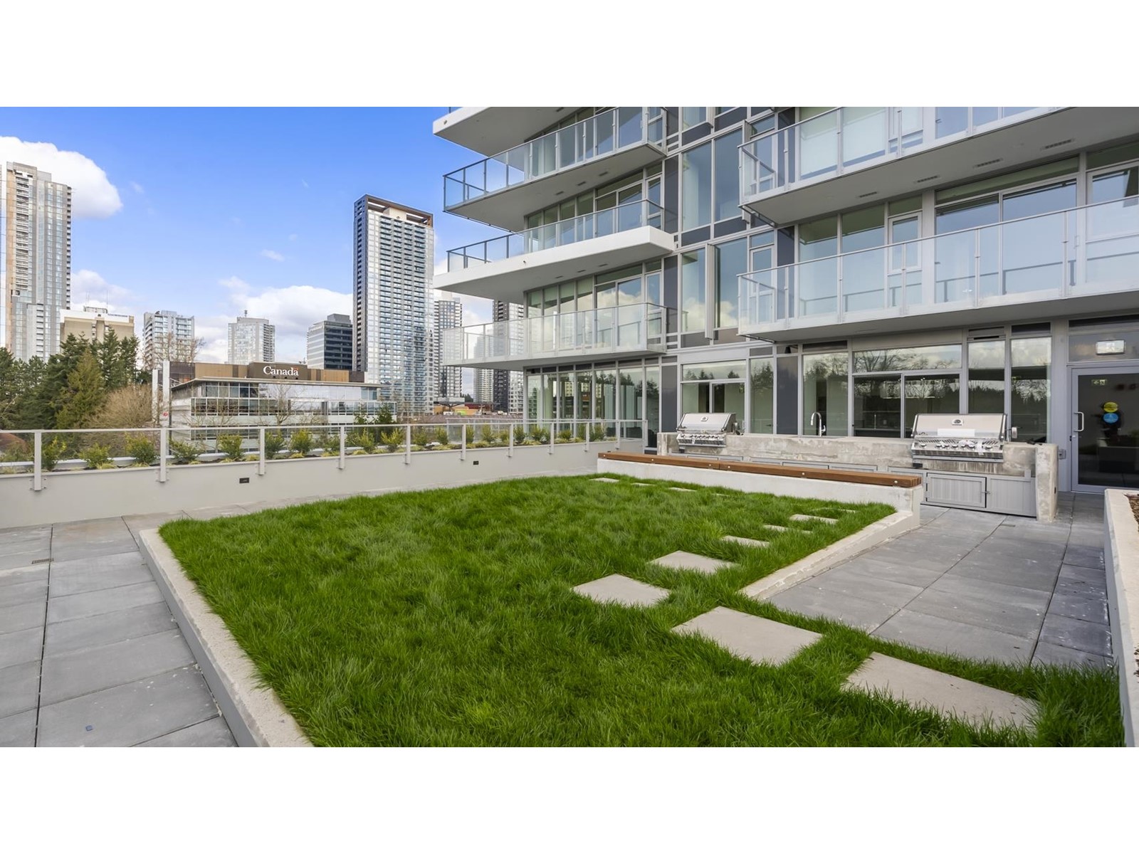 1406 9675 King George Boulevard, Surrey, British Columbia  V3T 2V3 - Photo 27 - R2986318