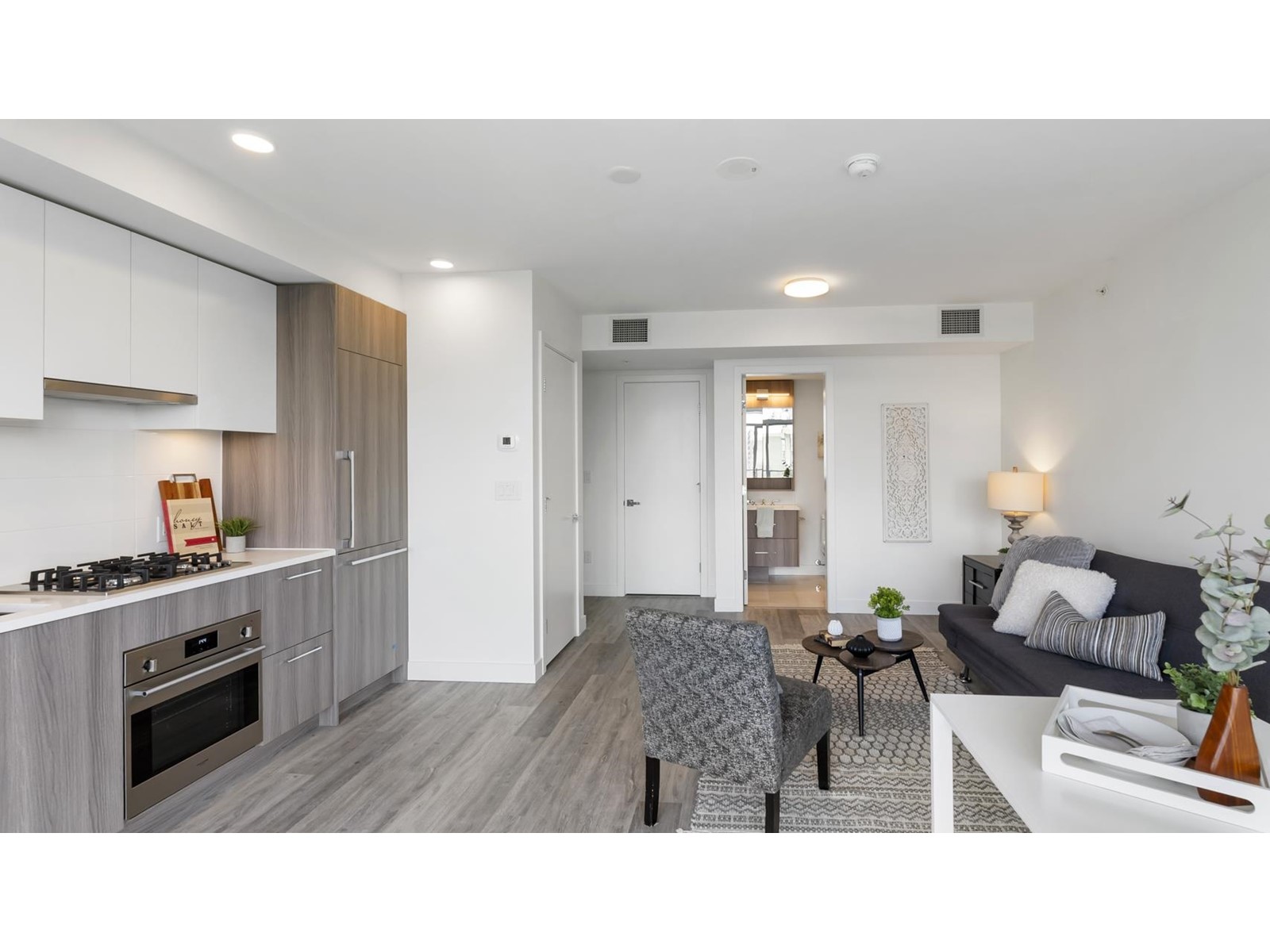 1406 9675 King George Boulevard, Surrey, British Columbia  V3T 2V3 - Photo 8 - R2986318