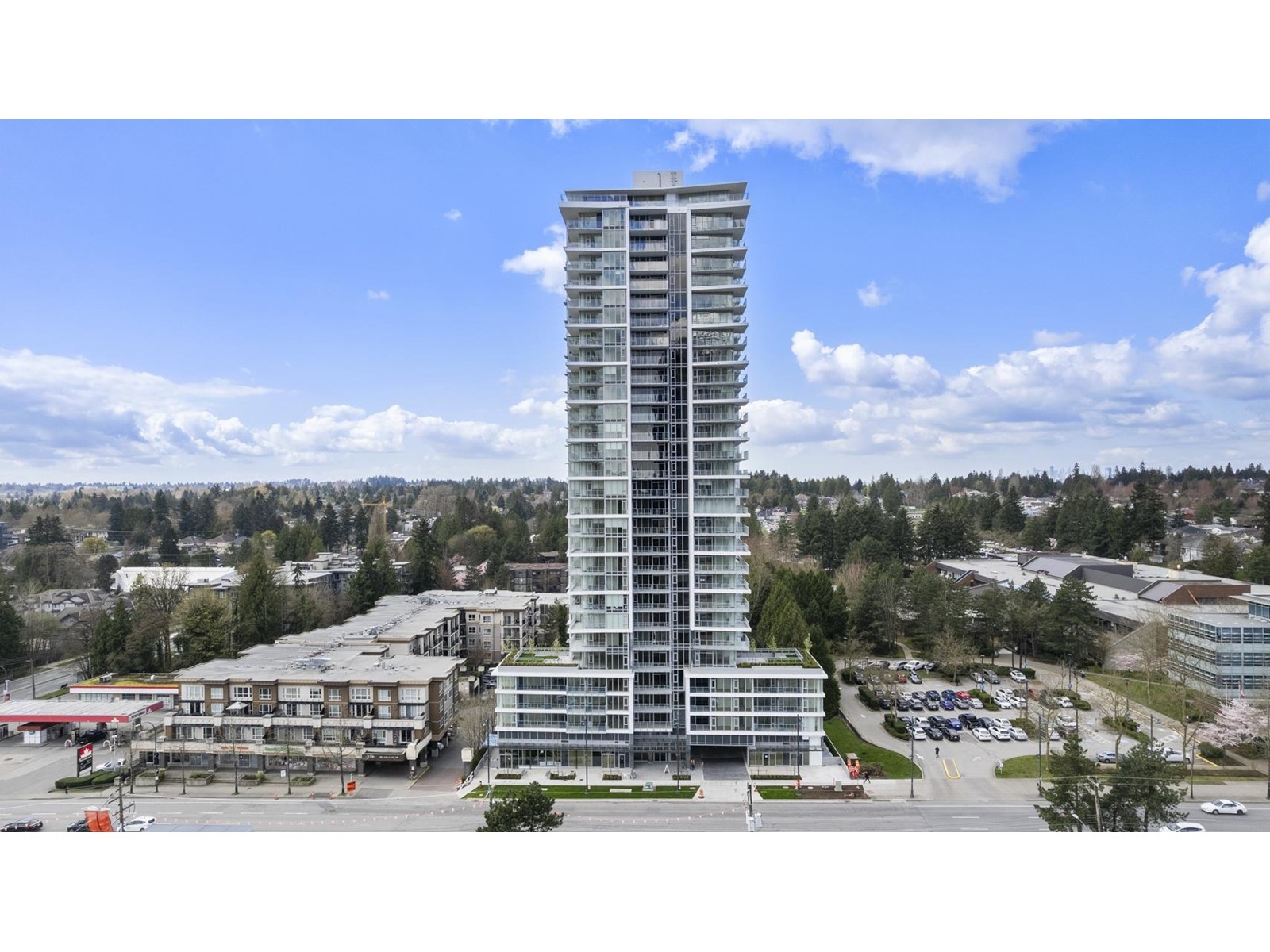 1406 9675 King George Boulevard, Surrey, British Columbia  V3T 2V3 - Photo 1 - R2986318