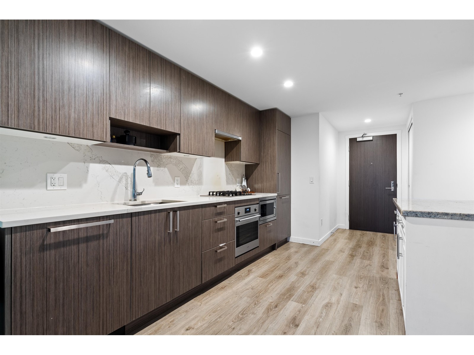 1016 13350 Central Avenue, Surrey, British Columbia  V3T 0S1 - Photo 11 - R2986791