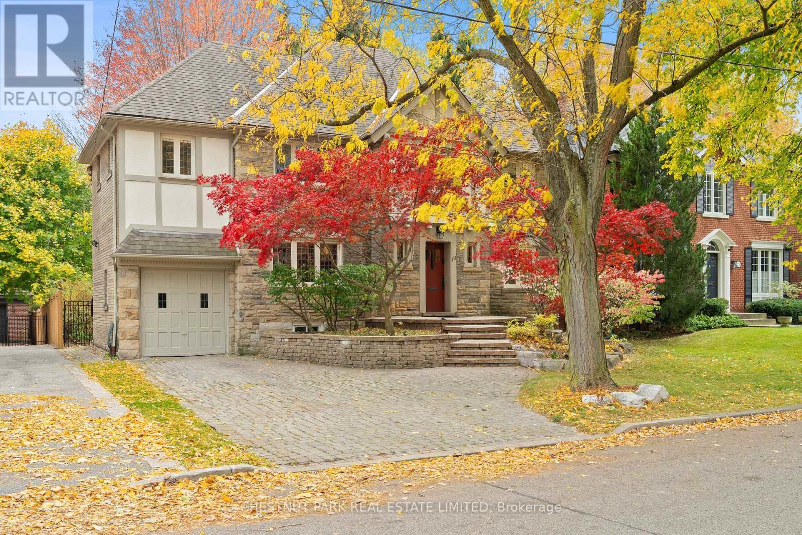 Property at 19 HILLHURST BOULEVARD image 1