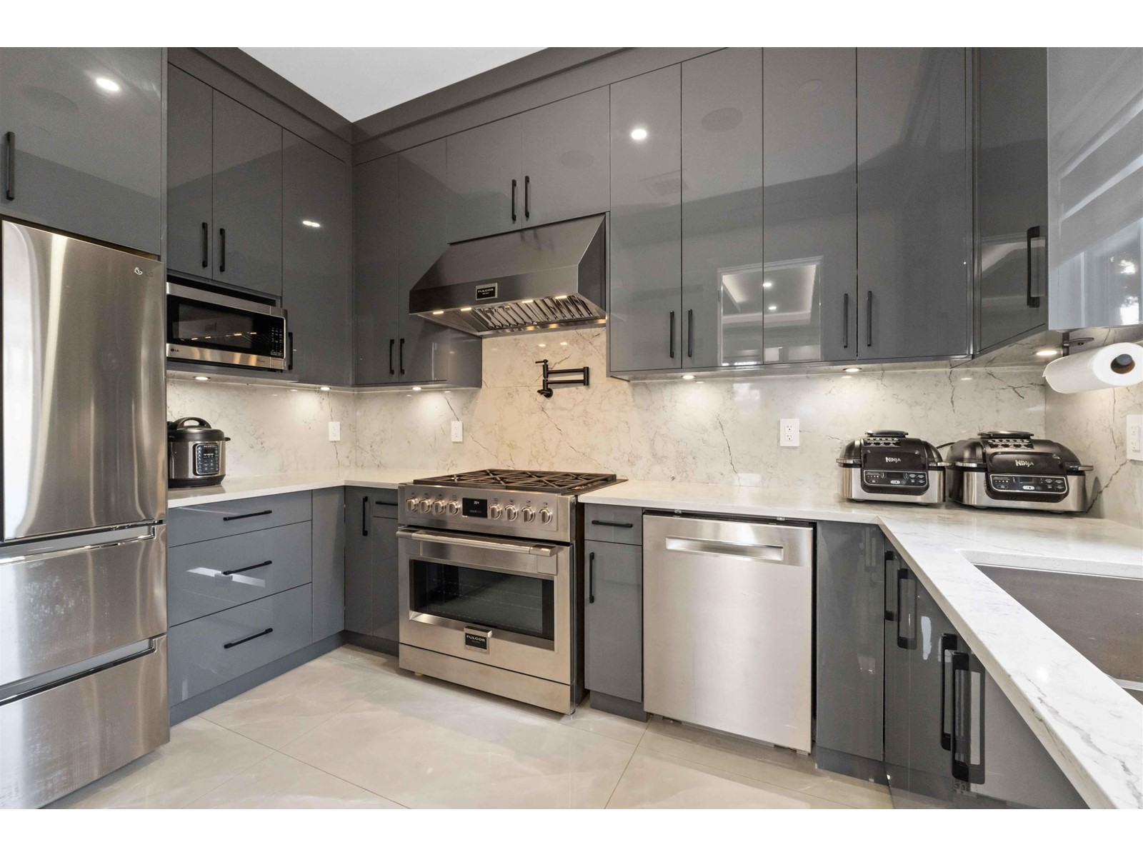 10861 142a Street, Surrey, British Columbia  V3R 3L4 - Photo 11 - R2986499