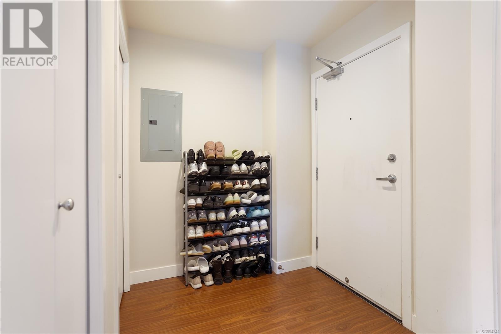 104 4030 Borden St, Saanich, British Columbia  V8X 2E9 - Photo 8 - 994341