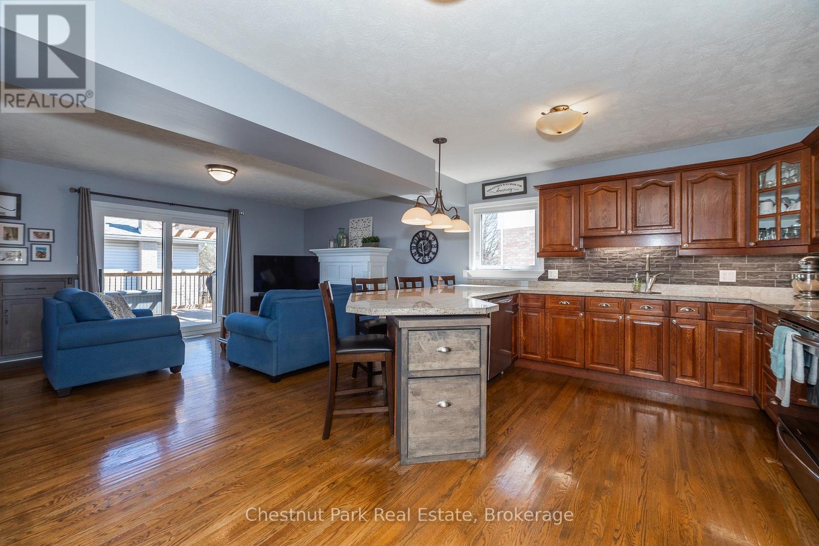 2693 8th Avenue E, Owen Sound, Ontario  N4K 6S5 - Photo 11 - X12067213