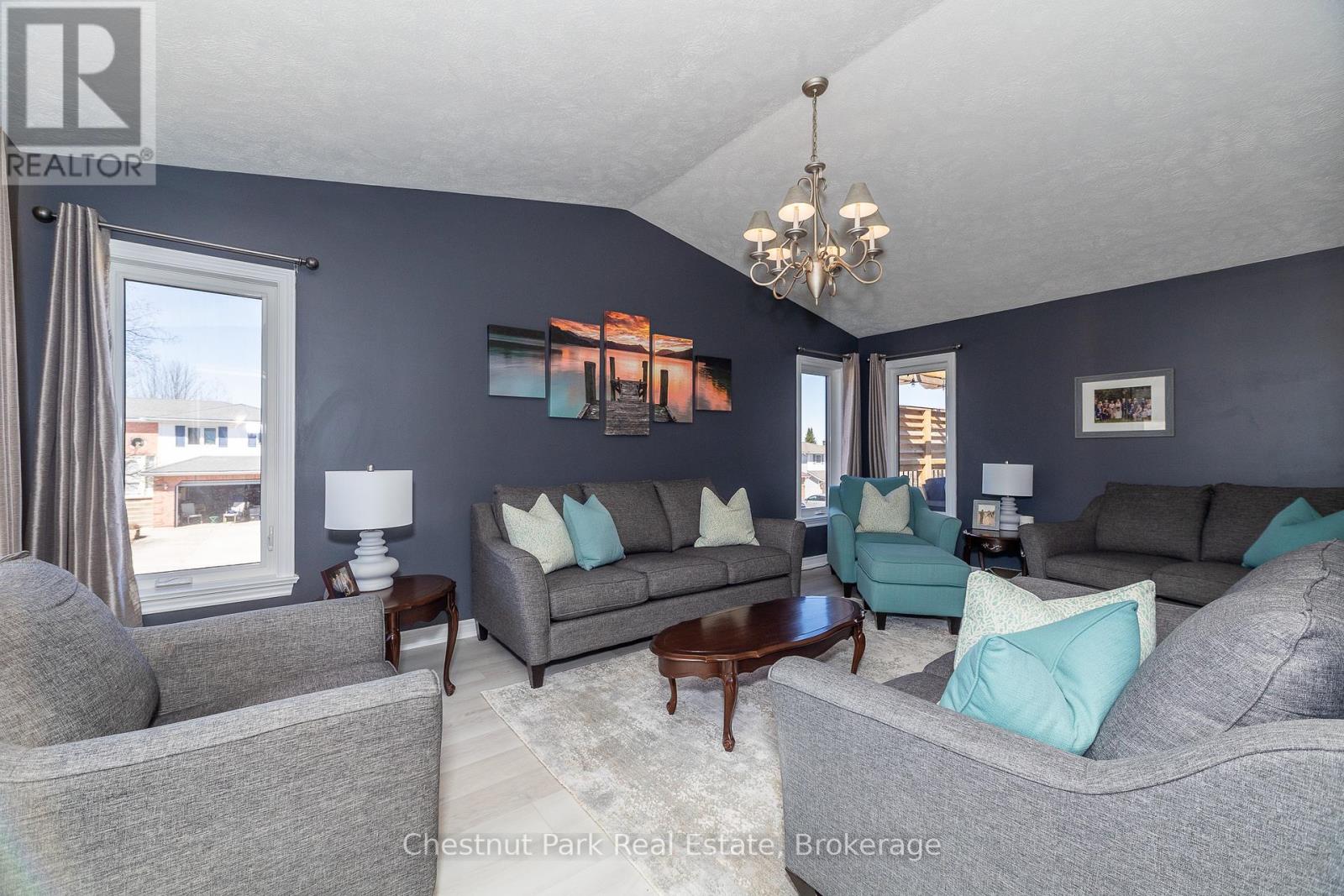2693 8th Avenue E, Owen Sound, Ontario  N4K 6S5 - Photo 4 - X12067213