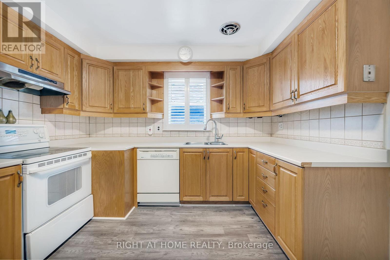 Property at 41 BECKETT AVENUE image 3