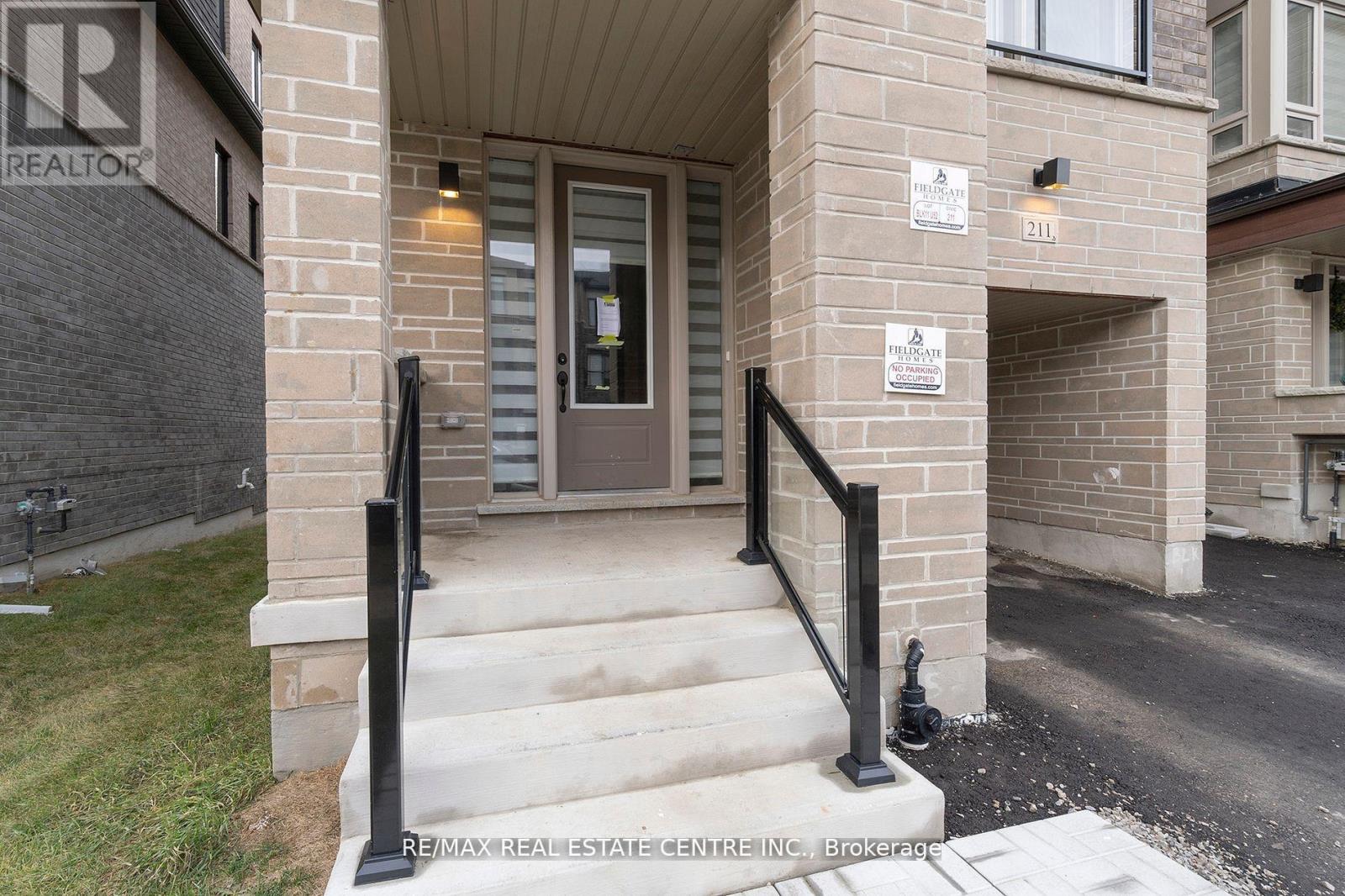 Property at 211 TENNANT CIRCLE image 3