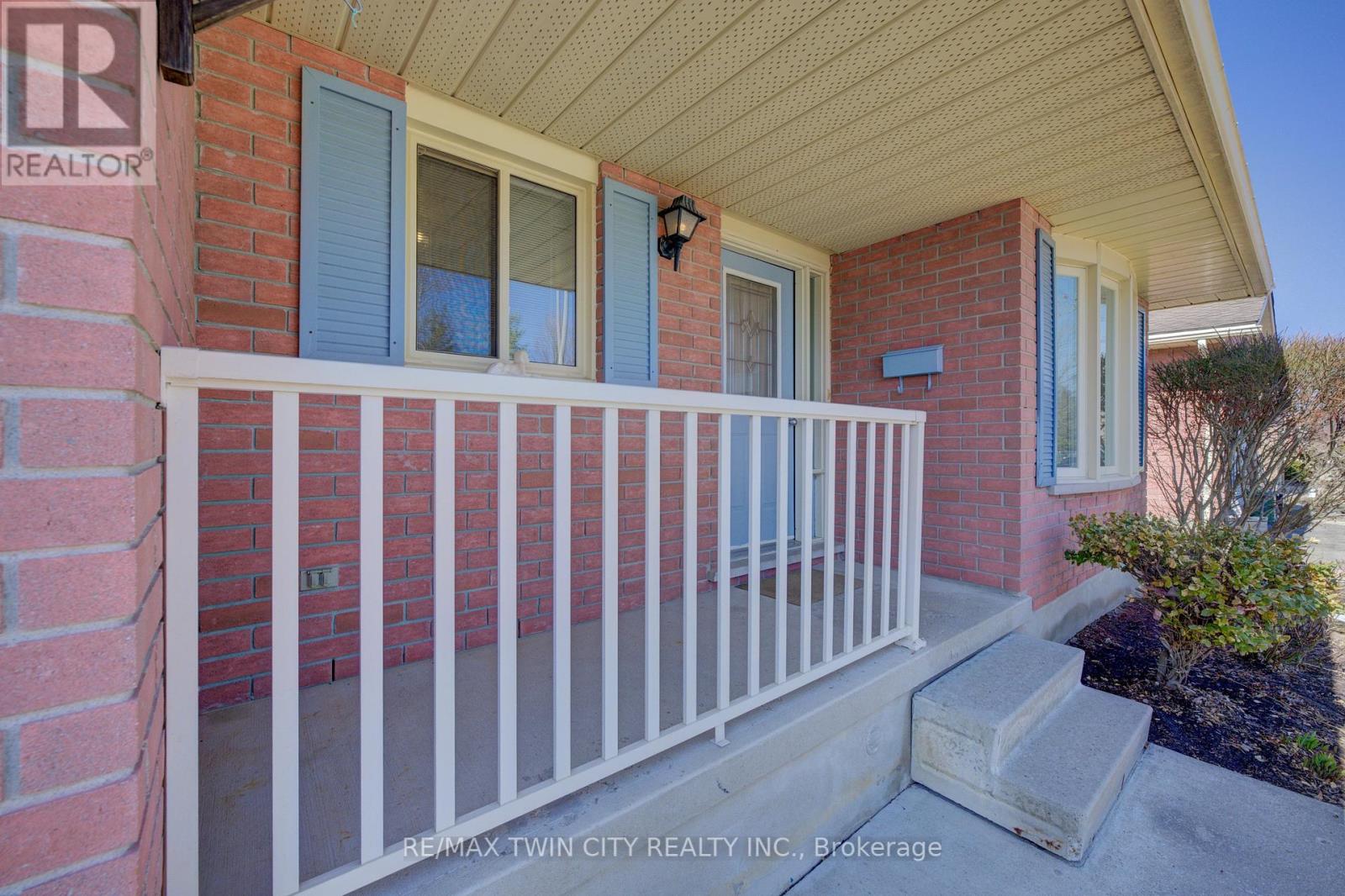 Property at 489 NORTHLAKE DRIVE image 4