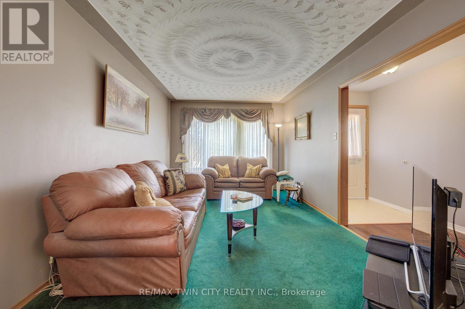 Property at 489 NORTHLAKE DRIVE image 5