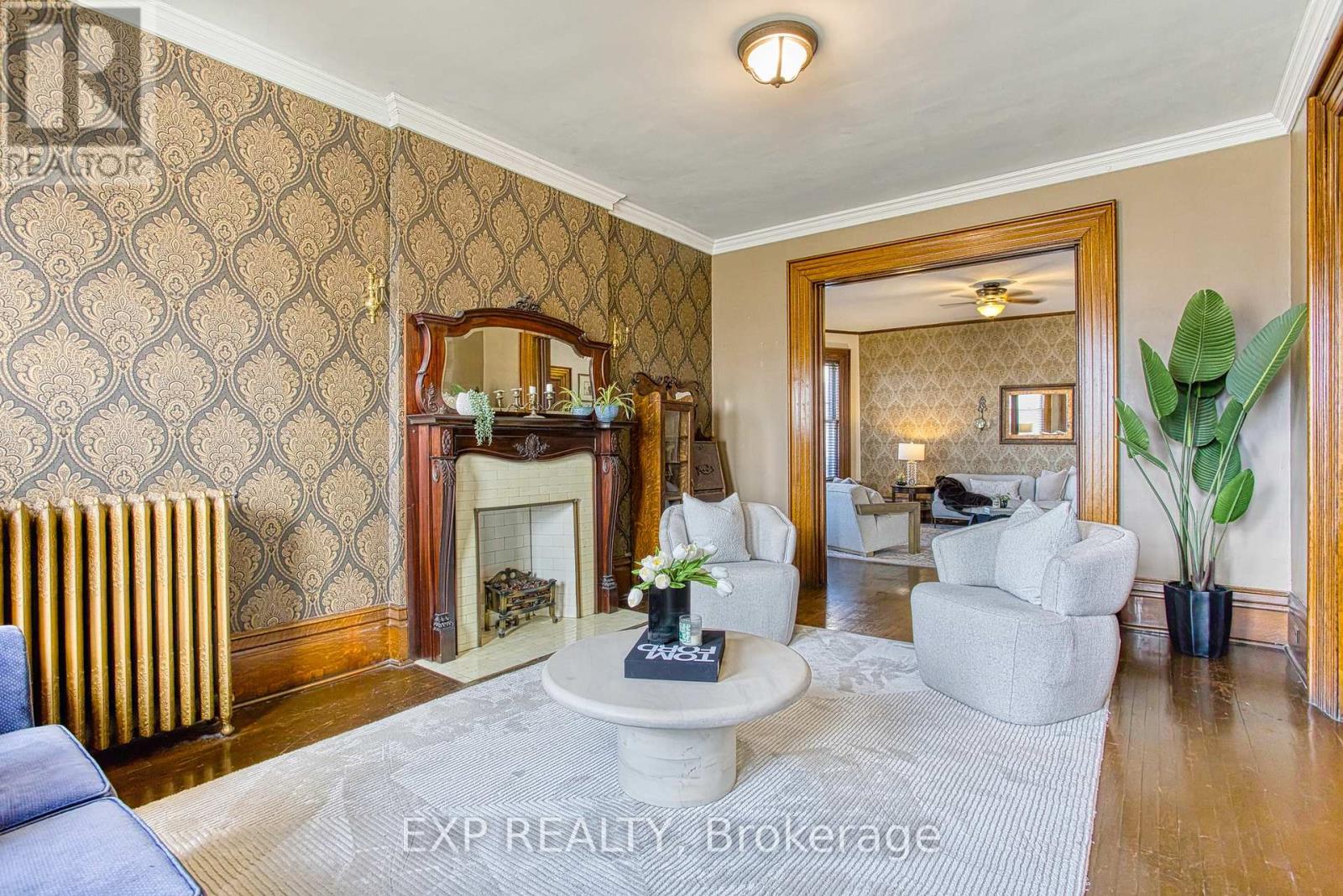 225 Broad Street E, Haldimand (Dunnville), Ontario  N1A 1G1 - Photo 8 - X12067355