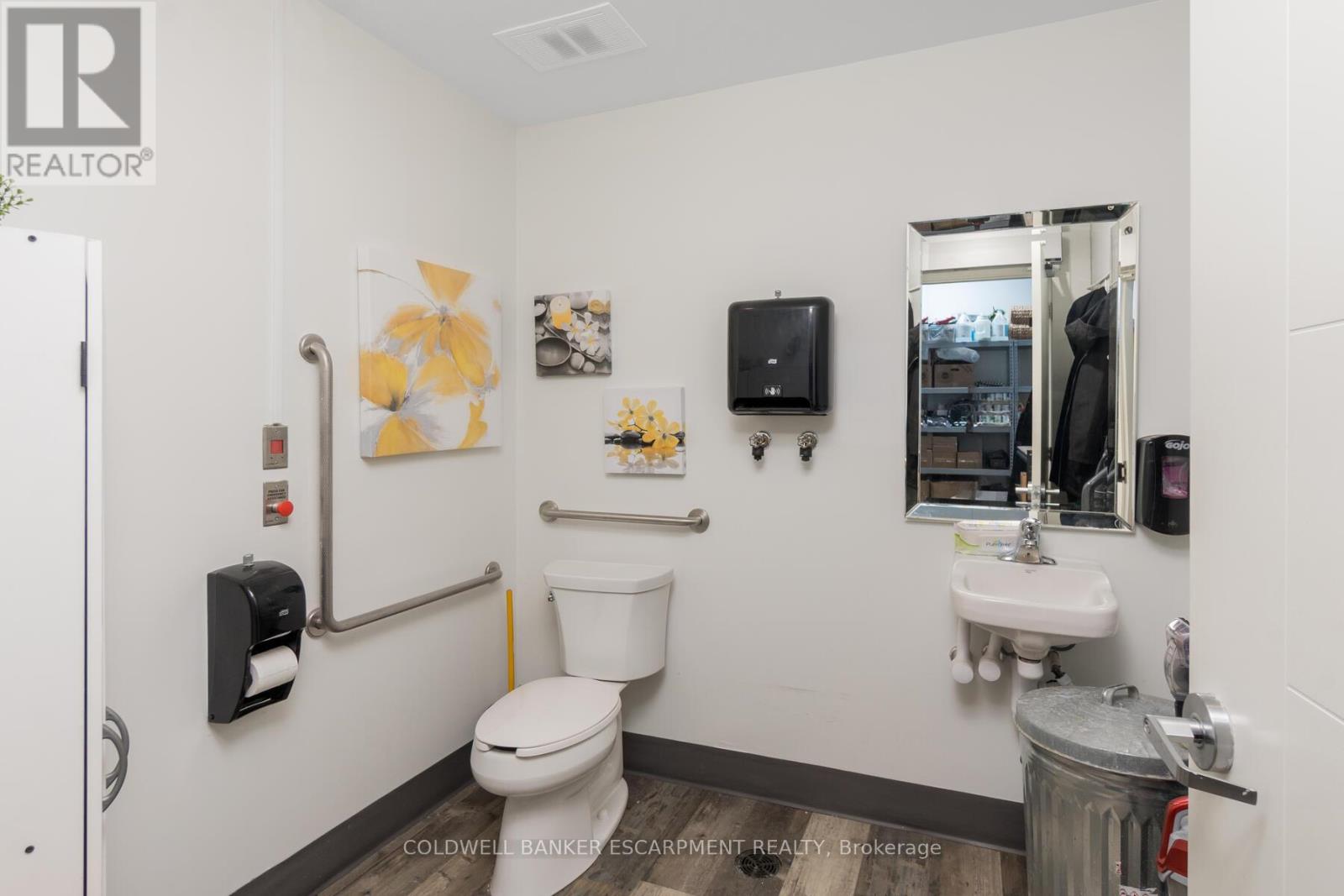 2a - 30 Clair Road W, Guelph (Clairfields/hanlon Business Park), Ontario  N1L 0A8 - Photo 16 - X12067361
